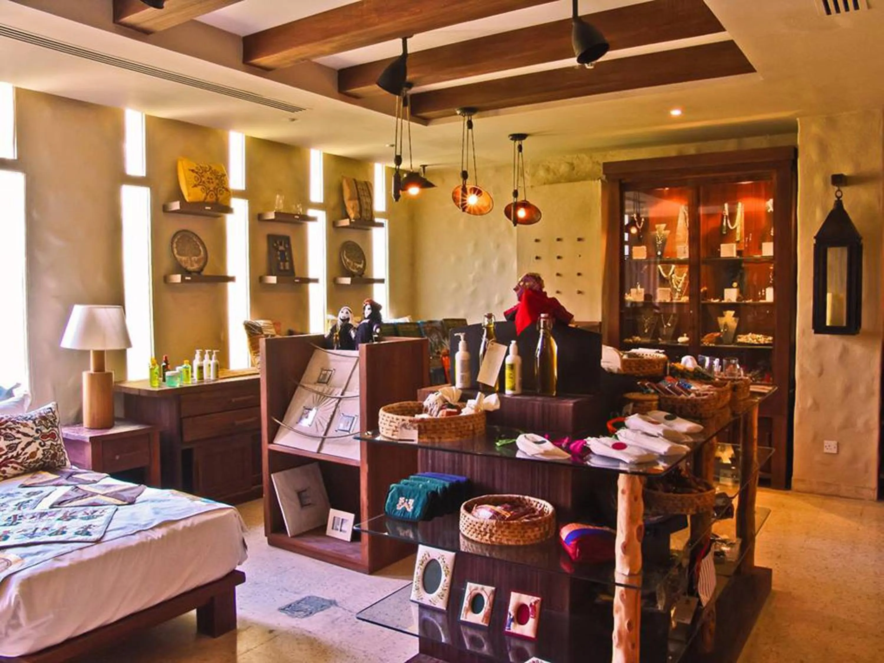 On-site shops, Bed in Ma'in Hot Springs