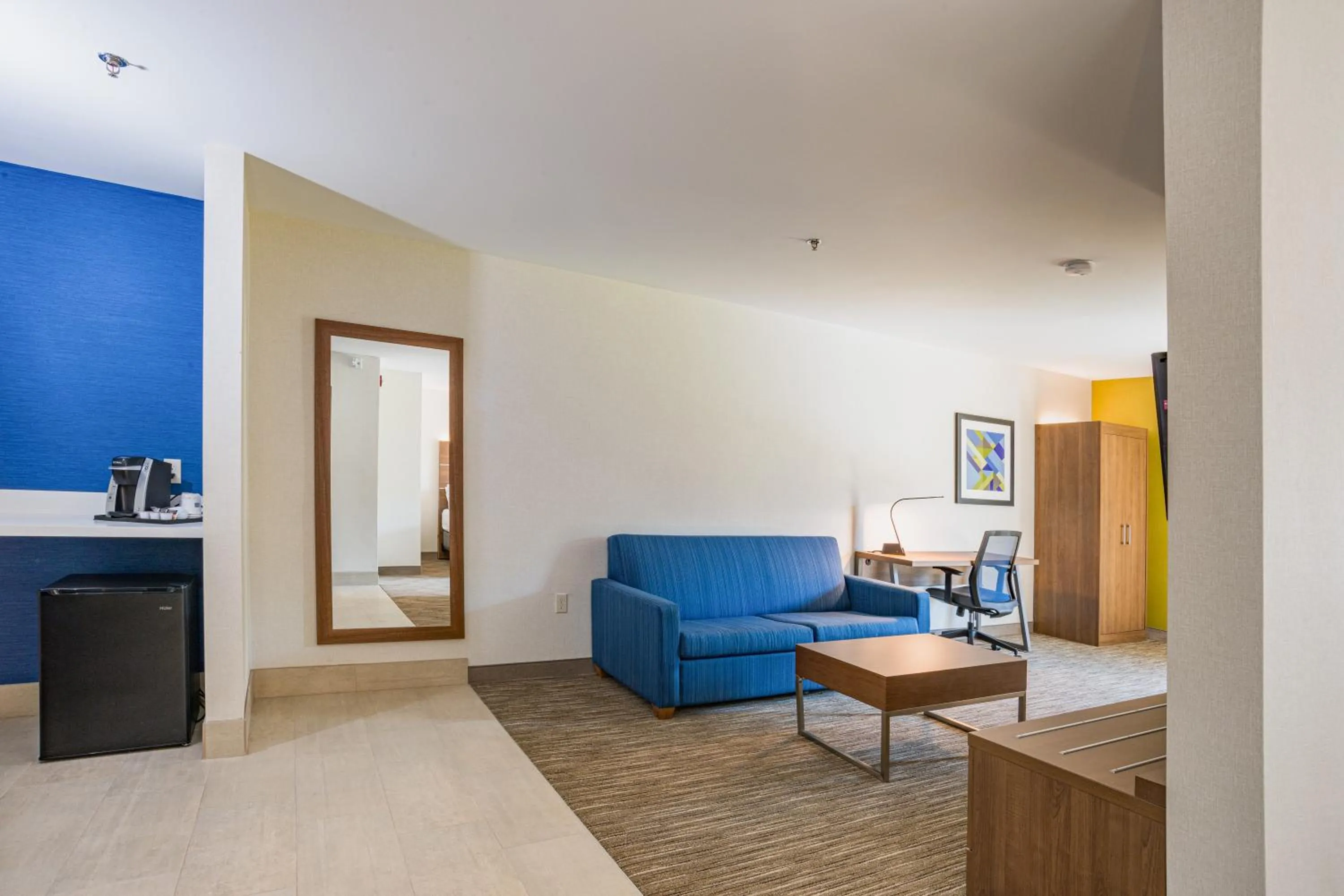 Photo of the whole room in Holiday Inn Express Hotel & Suites Swansea by IHG