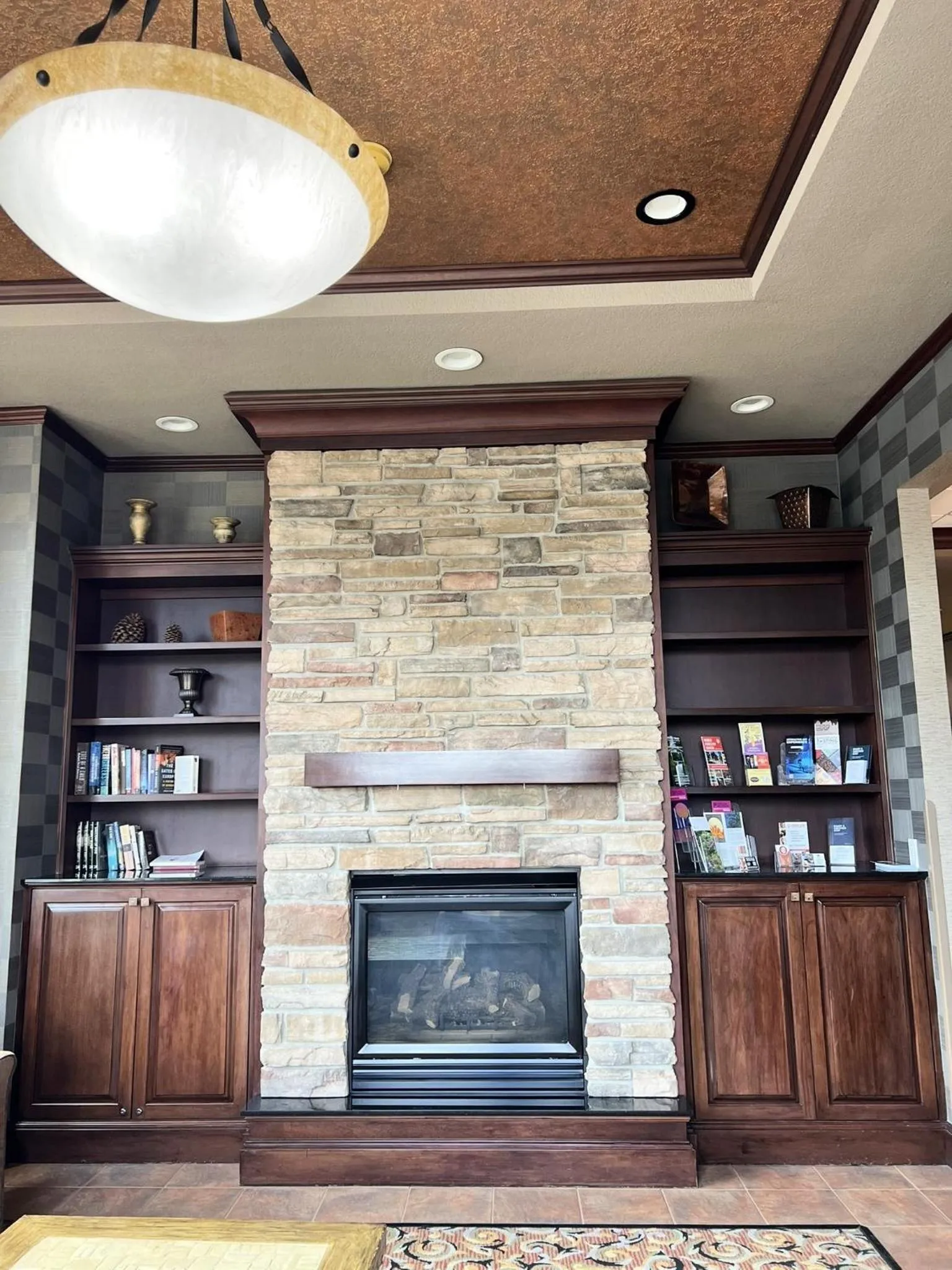 Lobby or reception in Holiday Inn Express Hotel & Suites Portland-Northwest Downtown by IHG