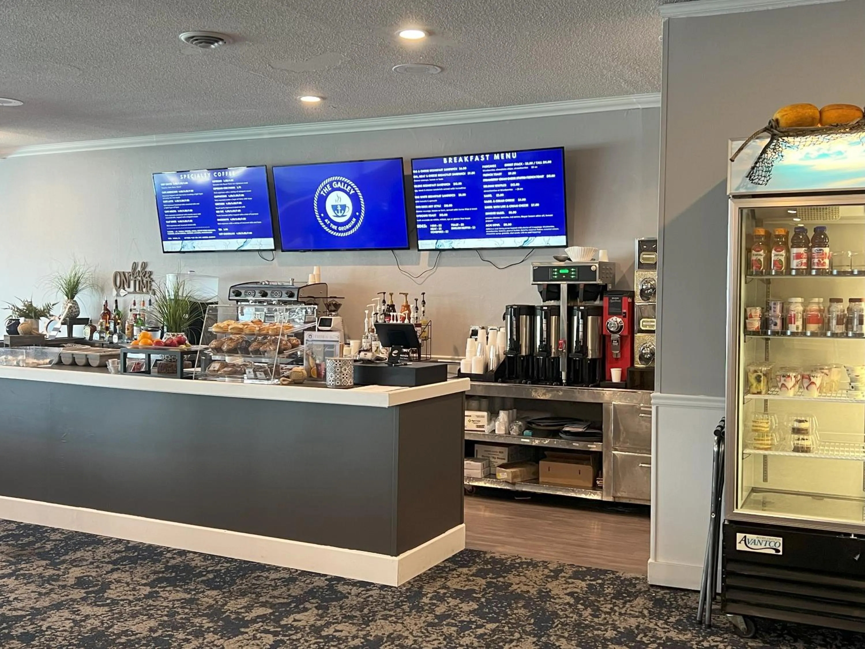 Restaurant/places to eat in Georgian Lakeside Resort