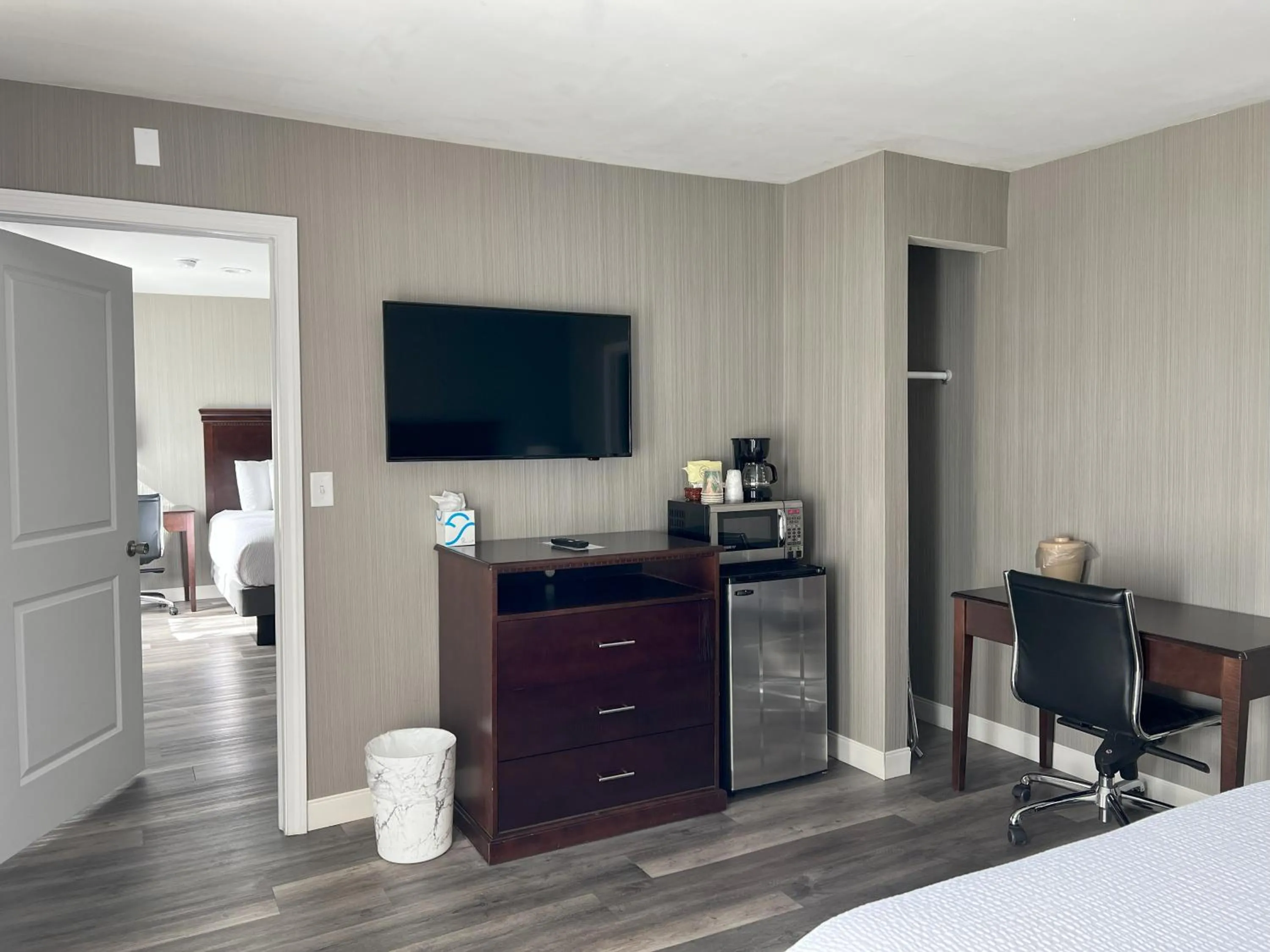 TV and multimedia in Georgian Lakeside Resort