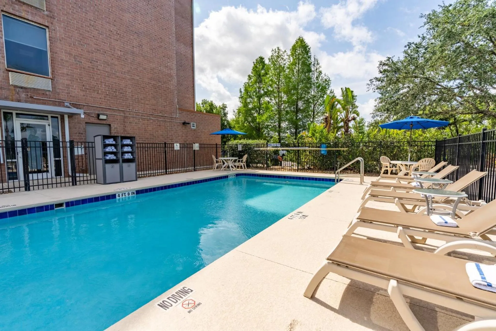 Swimming pool in Holiday Inn Express Hotel & Suites Orange City - Deltona by IHG
