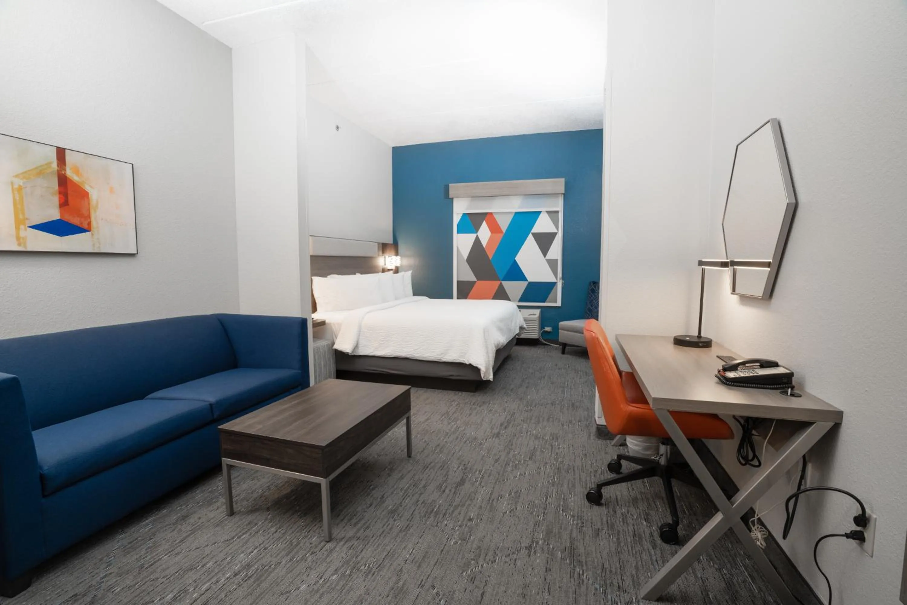 Bed in Holiday Inn Express Hotel & Suites Orange City - Deltona by IHG