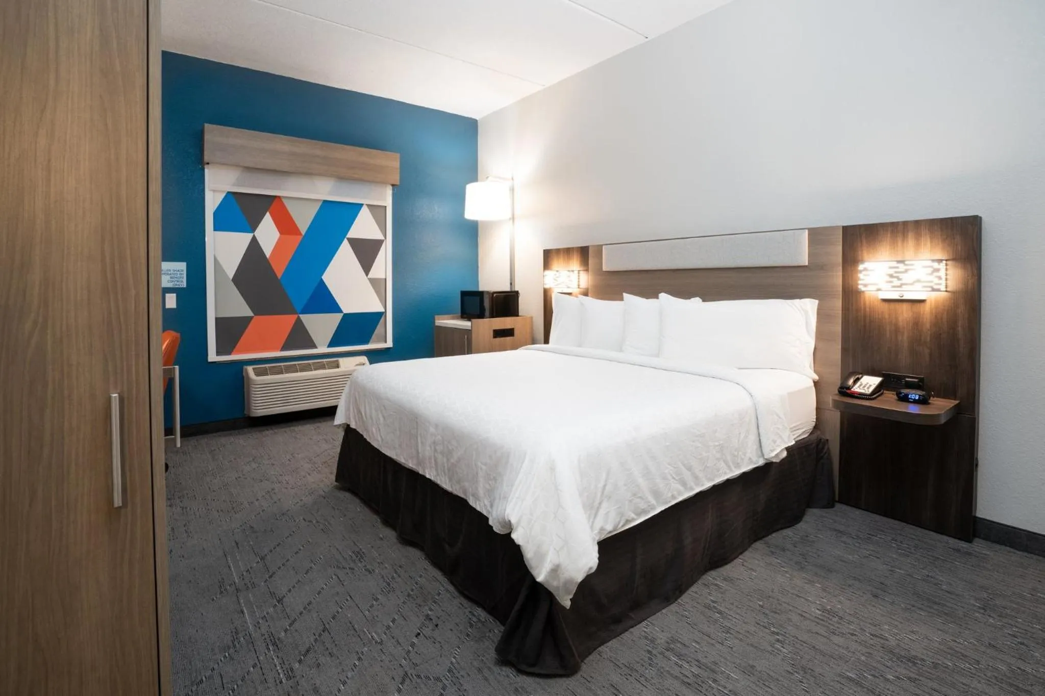 Photo of the whole room, Bed in Holiday Inn Express Hotel & Suites Orange City - Deltona by IHG