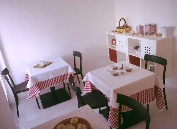 Communal kitchen in B&B Sabin Ross