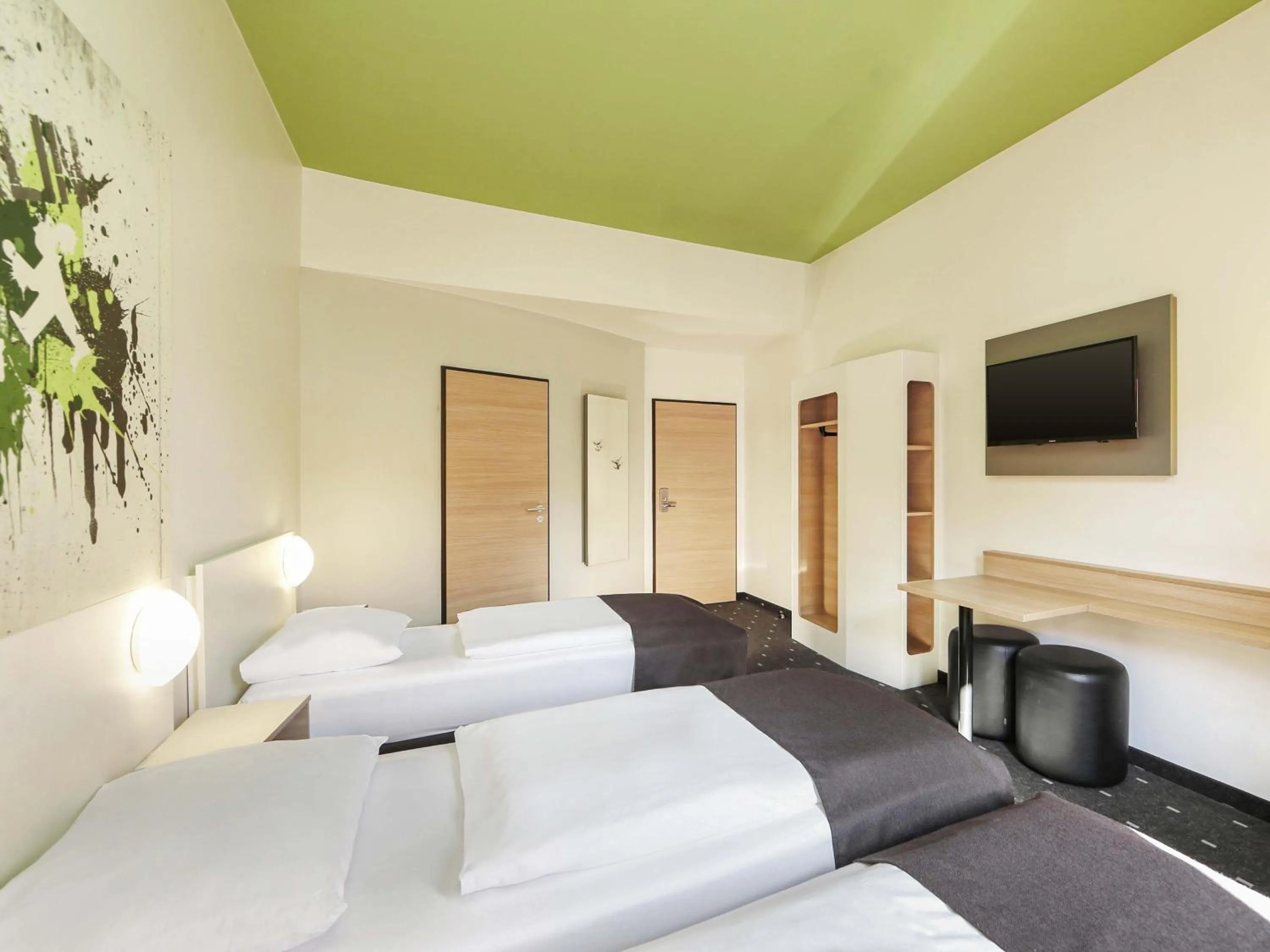 Photo of the whole room, Bed in B&B HOTEL Berlin-Potsdamer Platz