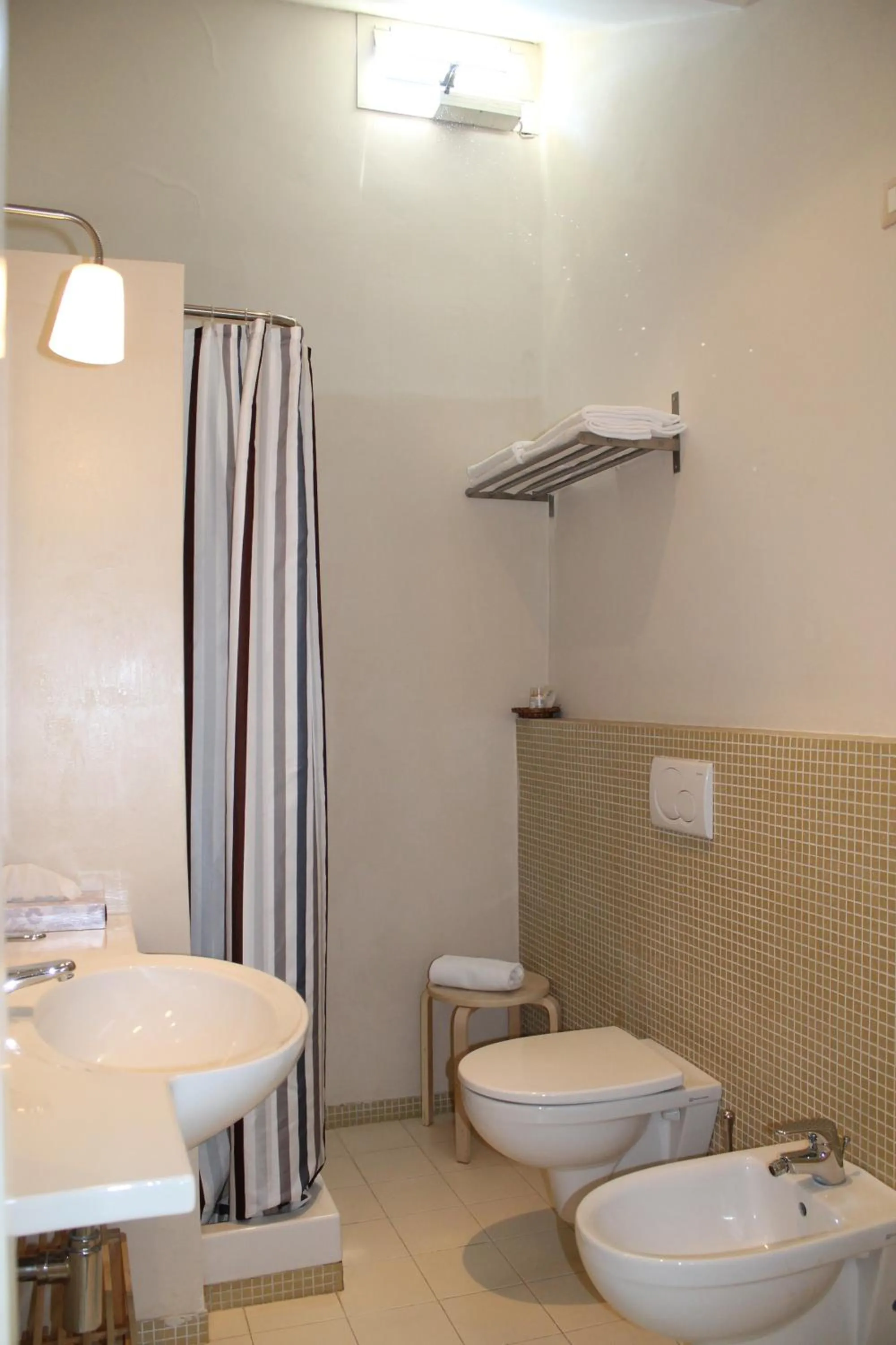 Shower in Hotel Touring