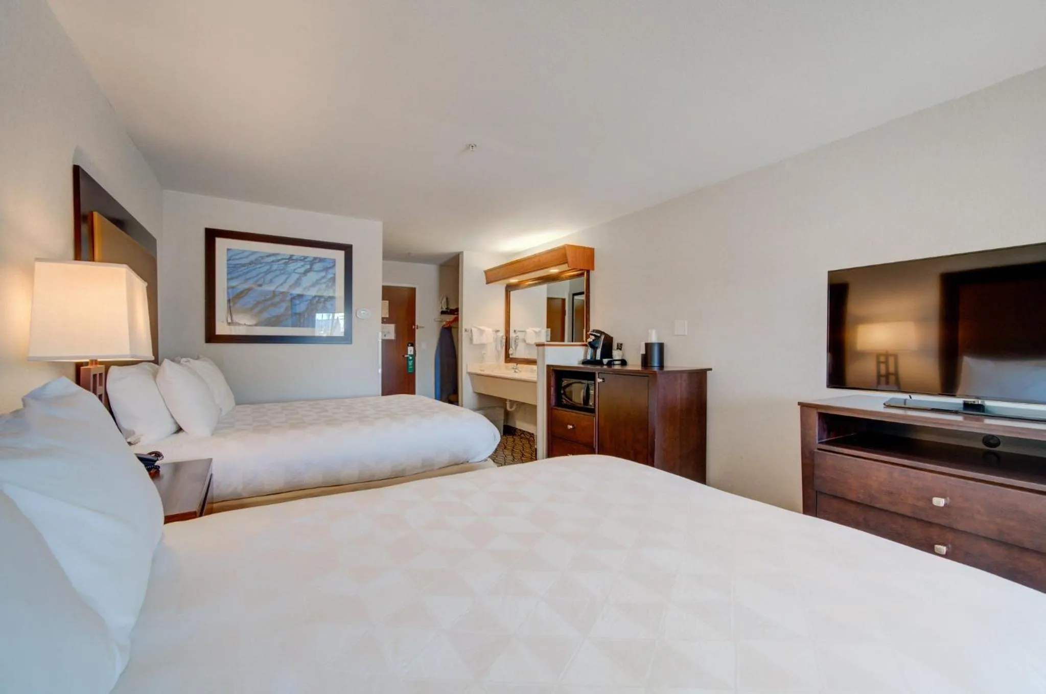 Photo of the whole room, Bed in Holiday Inn West Yellowstone by IHG