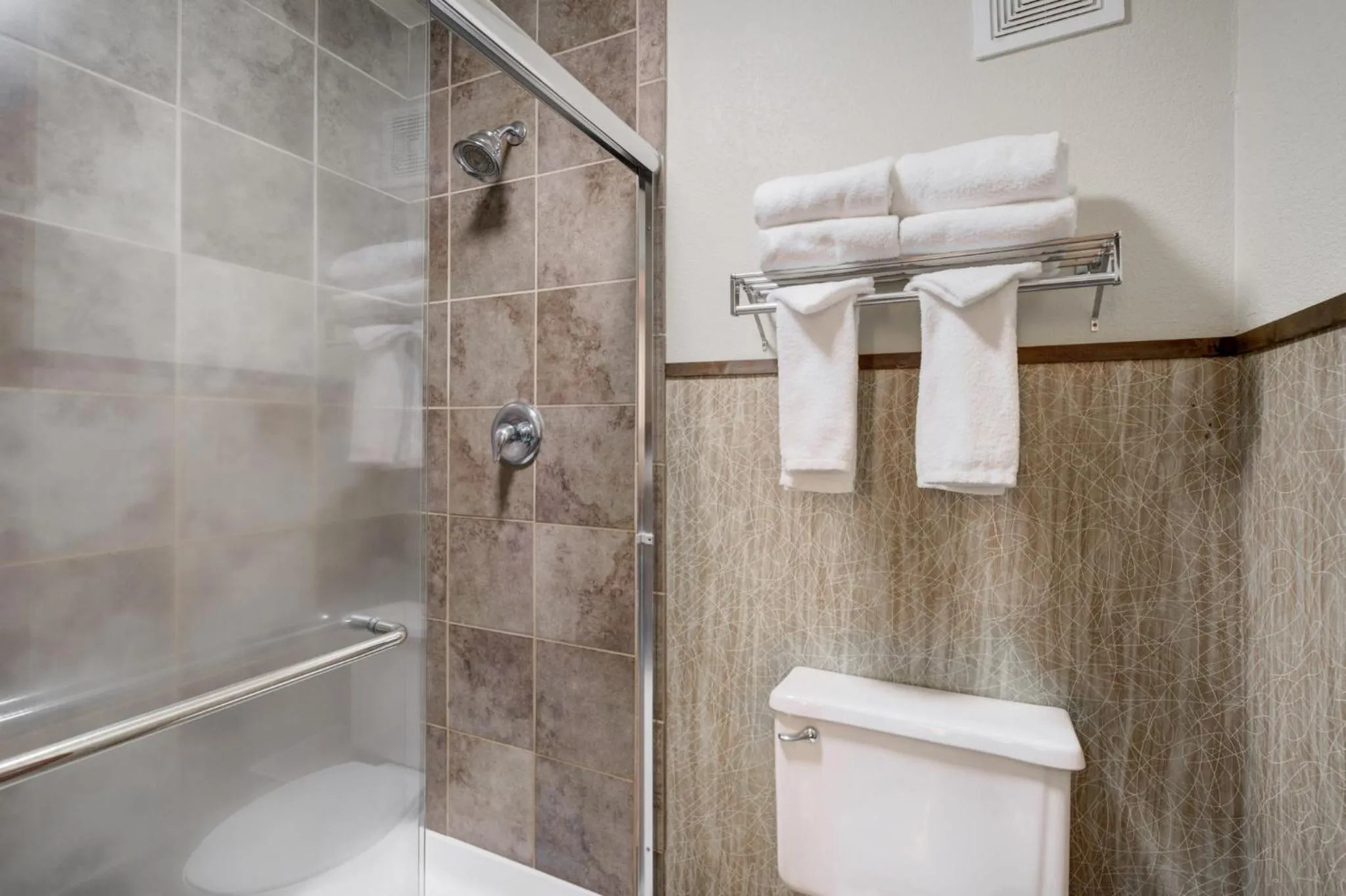 Bathroom in Holiday Inn West Yellowstone by IHG