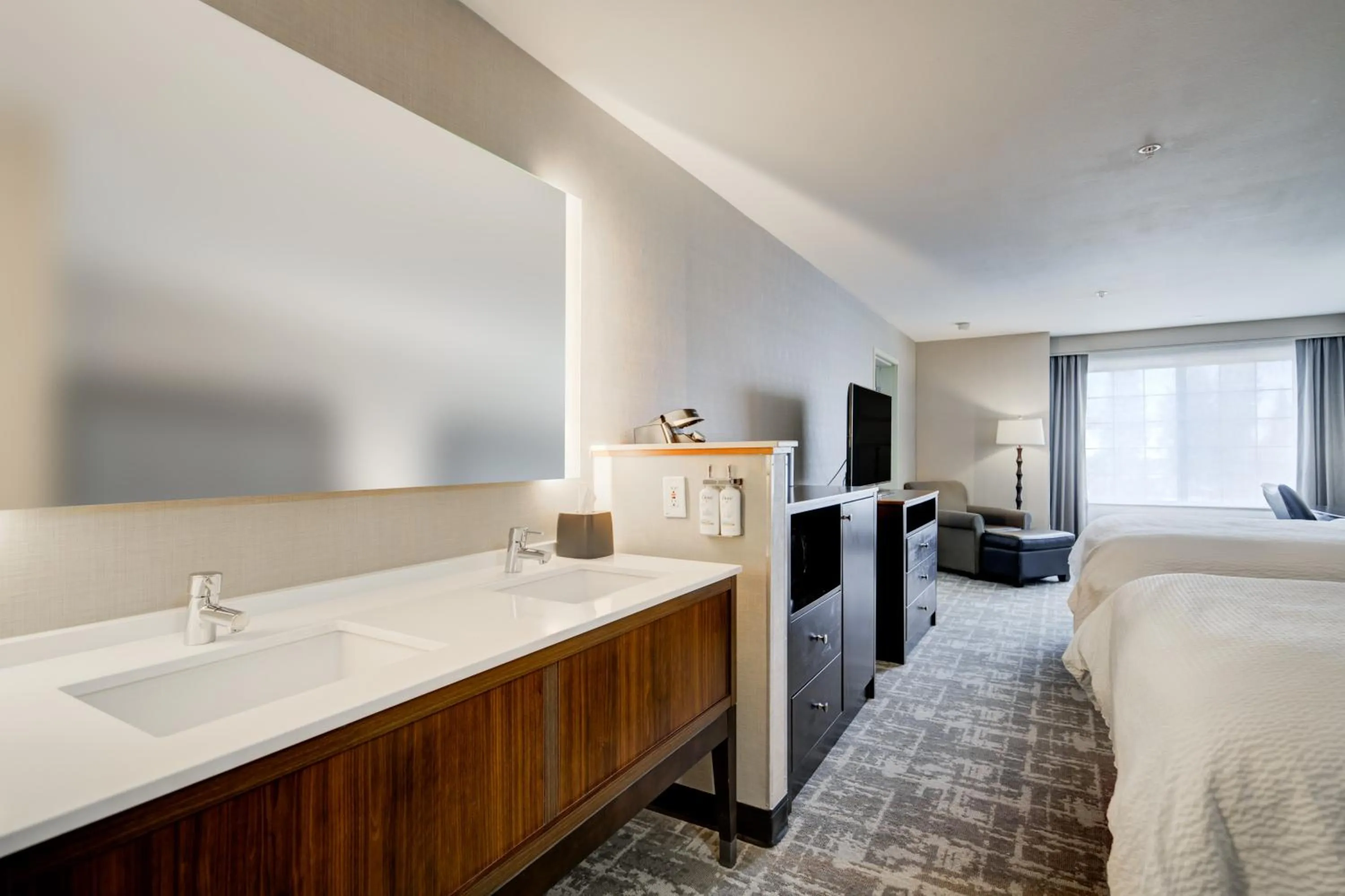 Bed in Holiday Inn West Yellowstone by IHG