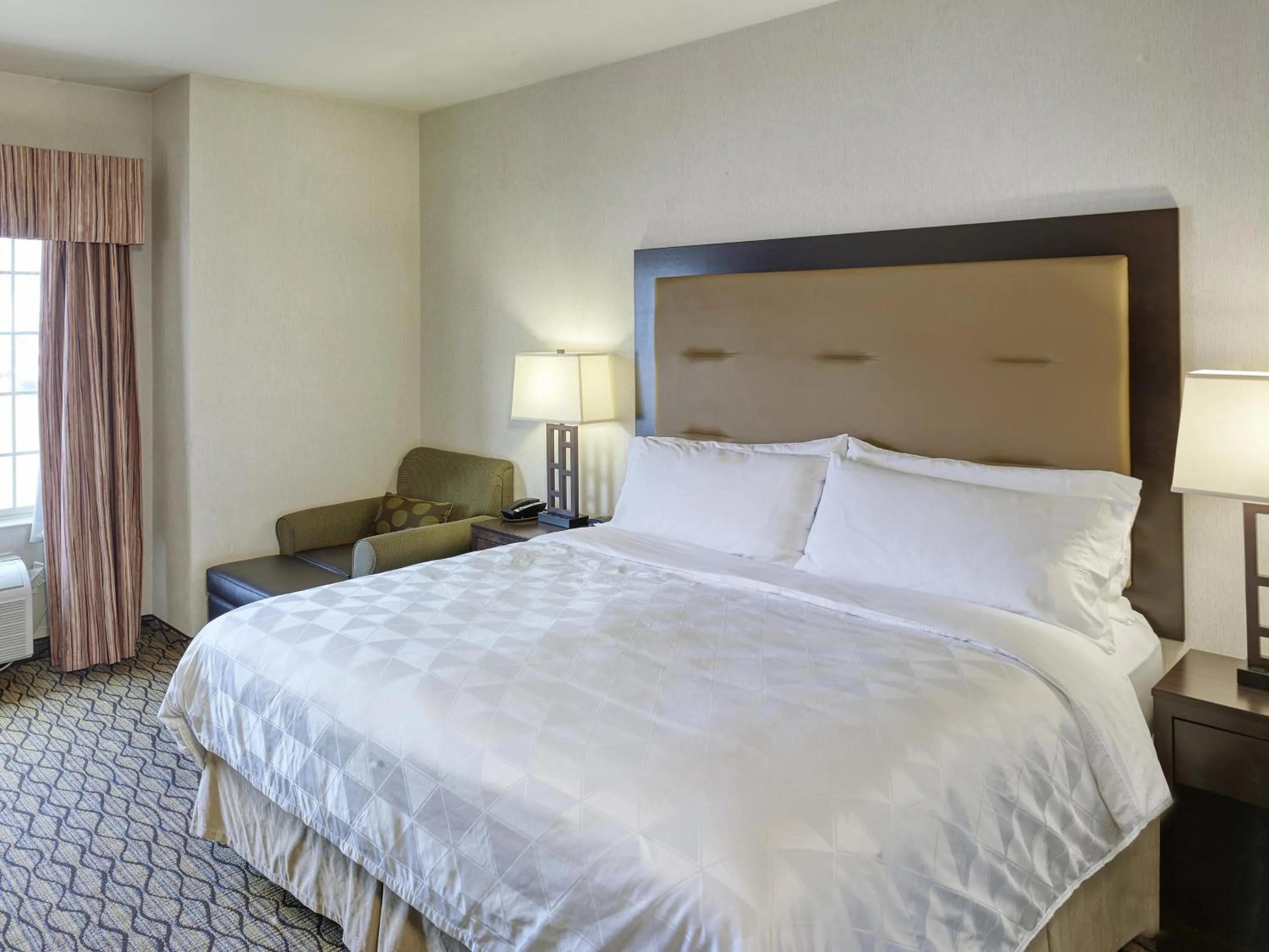 Photo of the whole room, Bed in Holiday Inn West Yellowstone by IHG