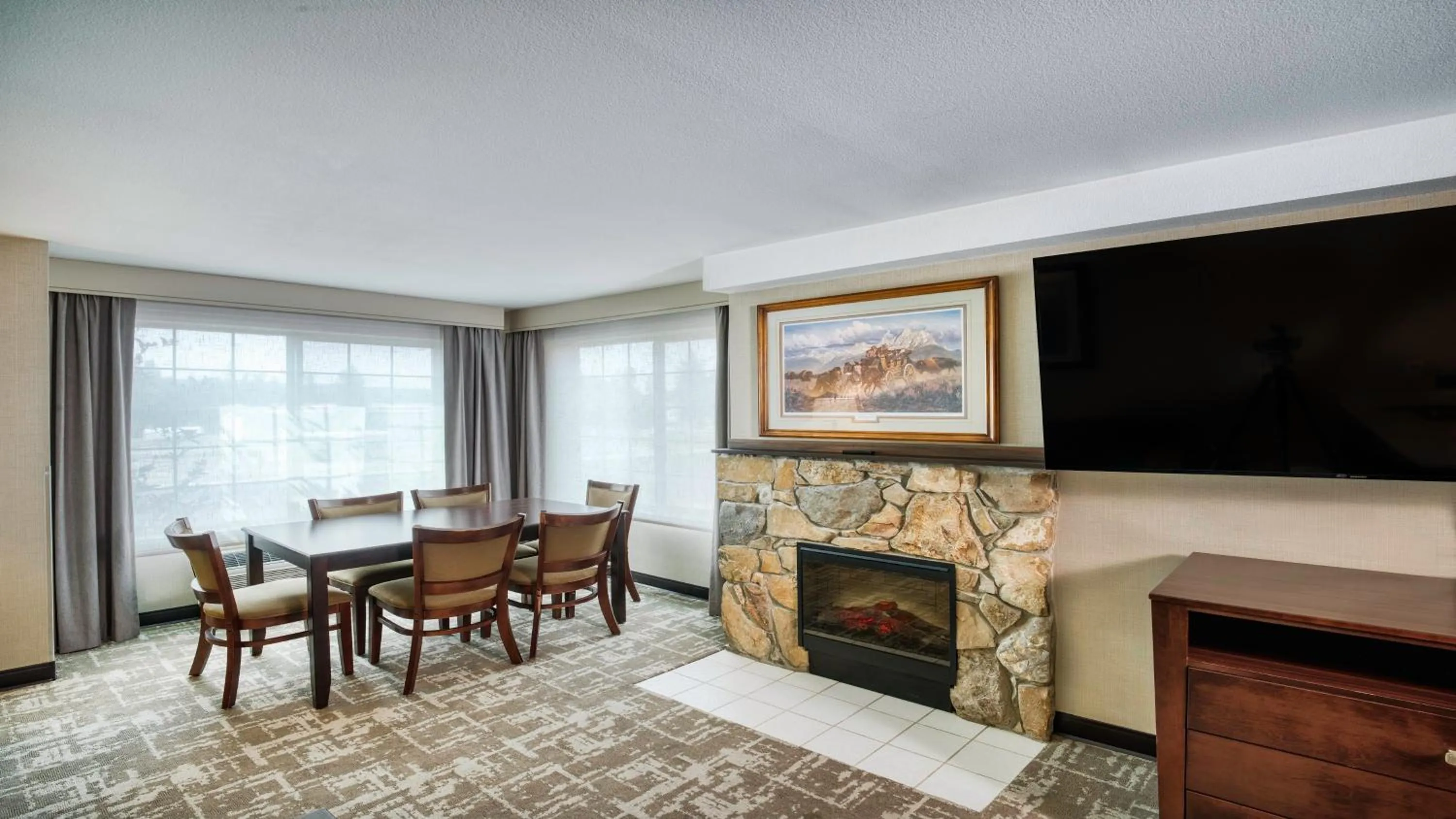 Photo of the whole room in Holiday Inn West Yellowstone by IHG
