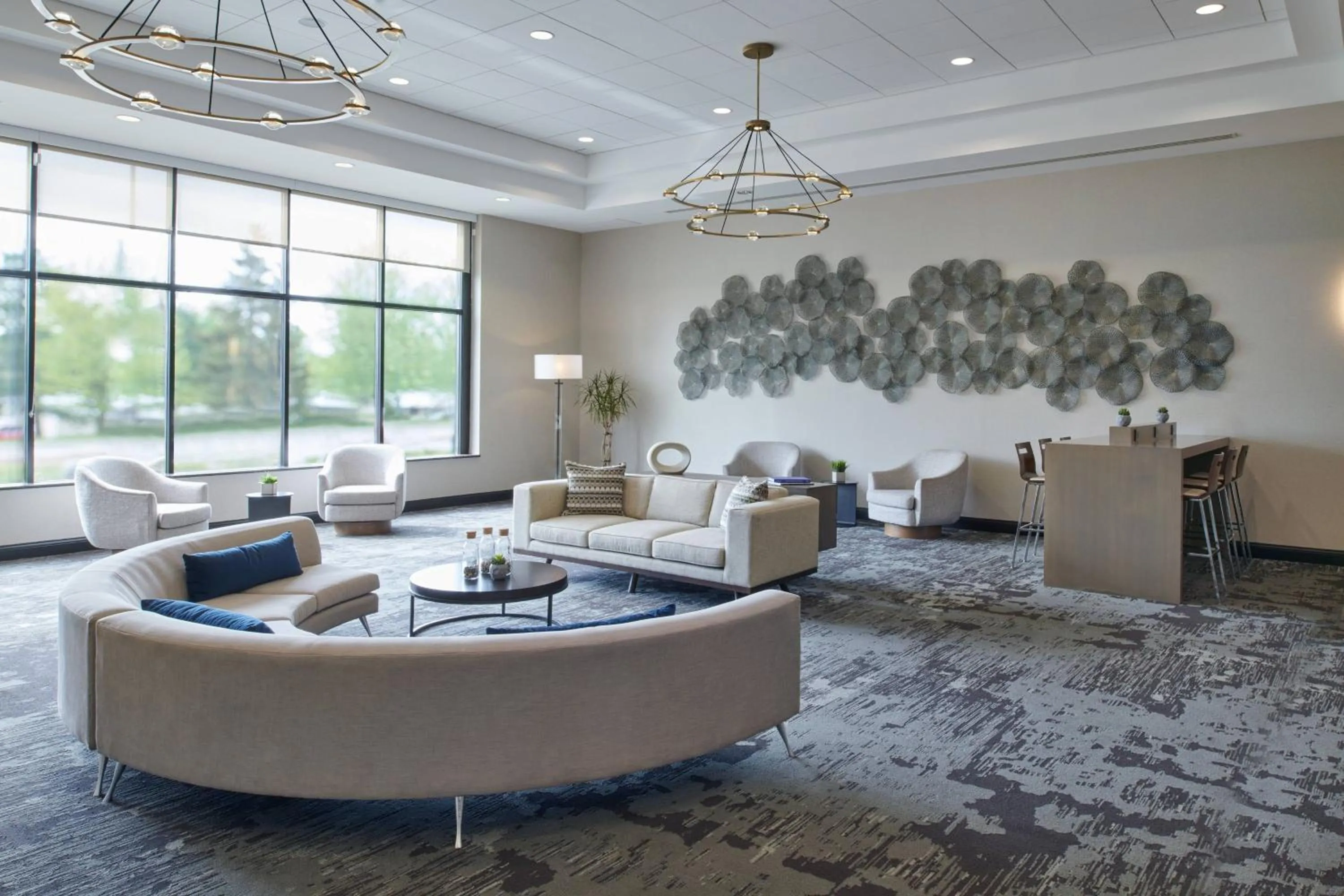 Lobby or reception in Delta Hotels by Marriott Detroit Novi