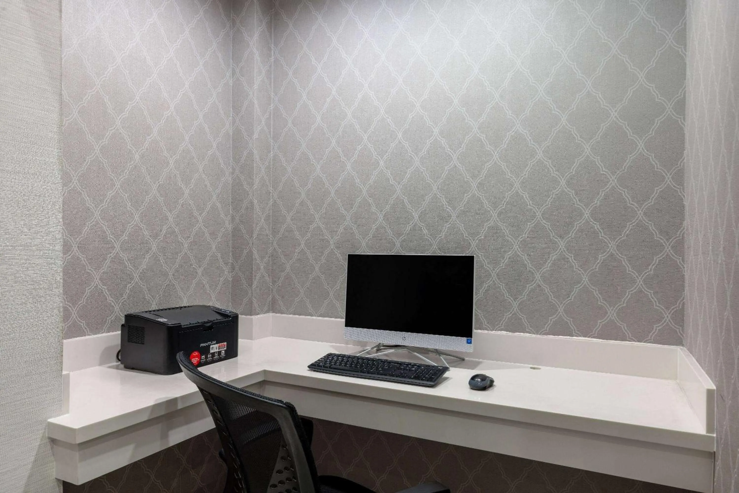 Business facilities in Super 8 by Wyndham San Francisco/Union Square Area