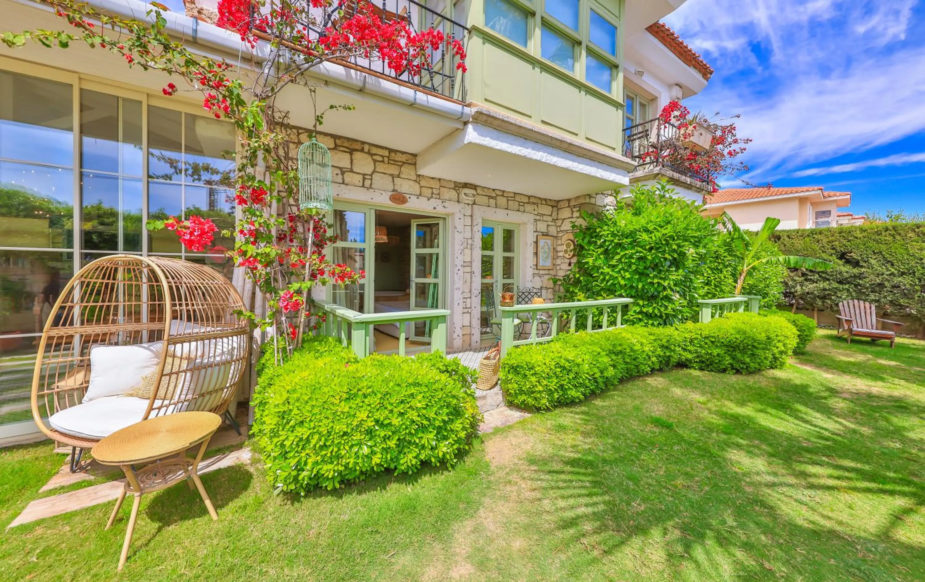 Property building in Palas Alaçatı - Adult Only