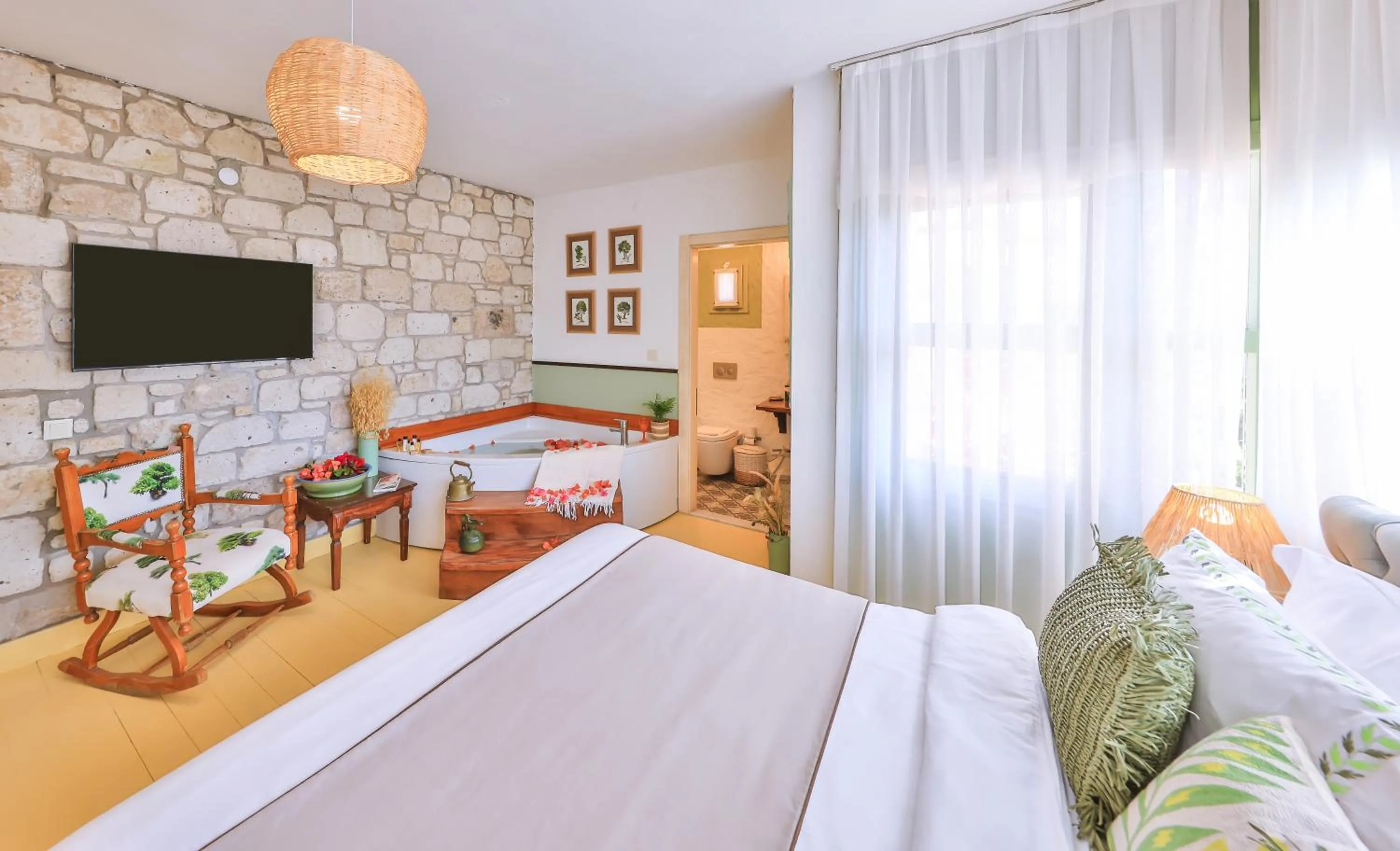 Photo of the whole room, Bed in Palas Alaçatı - Adult Only