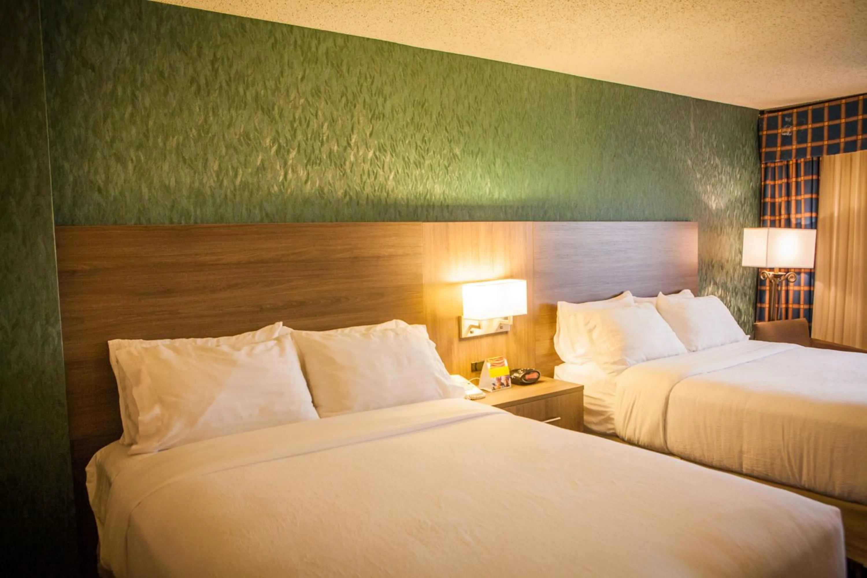 Bed in Holiday Inn Des Moines-Downtown-Mercy Campus by IHG