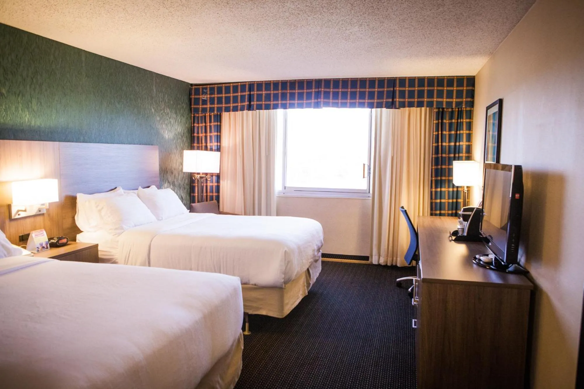 Bed in Holiday Inn Des Moines-Downtown-Mercy Campus by IHG