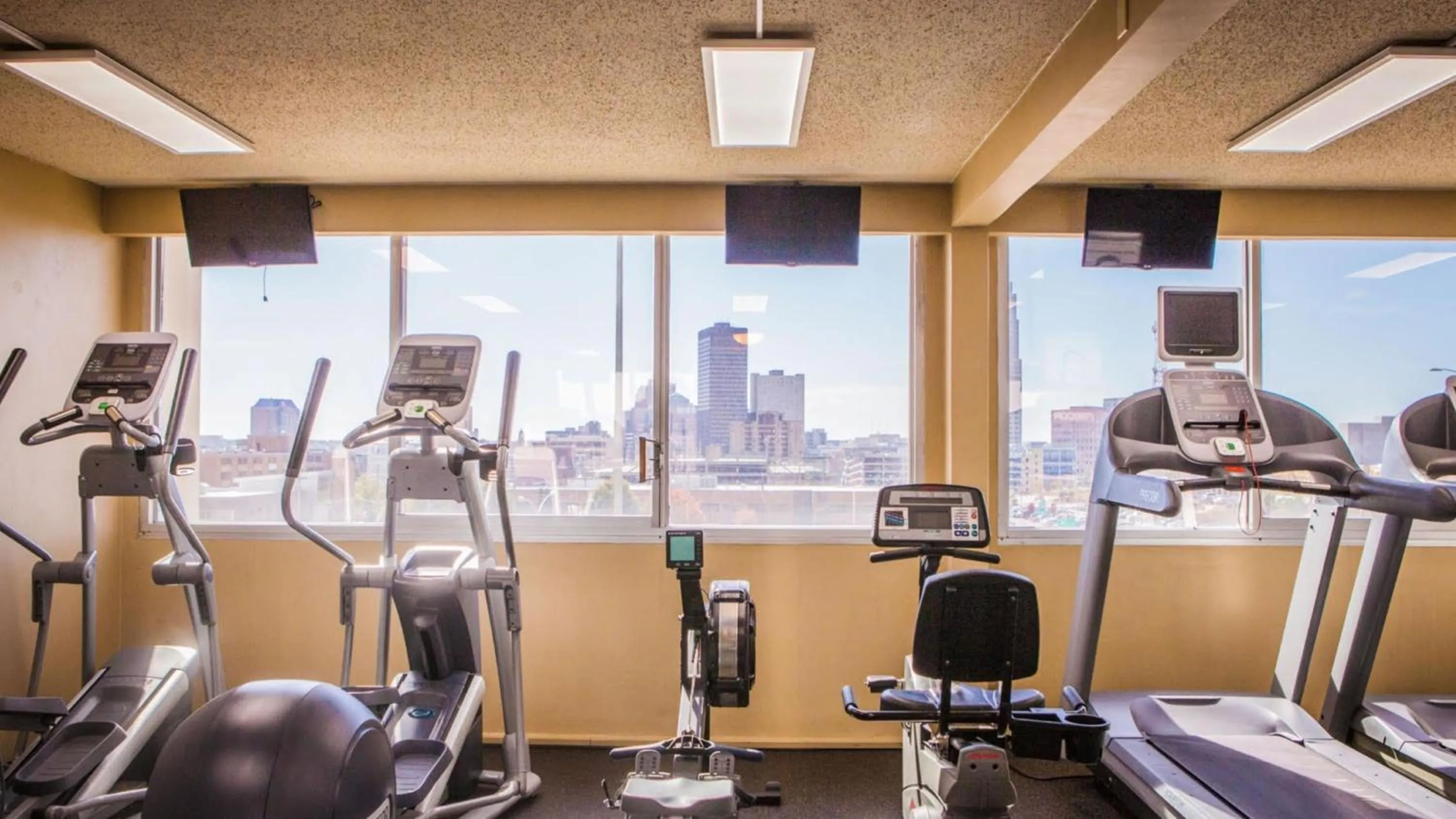 Fitness centre/facilities in Holiday Inn Des Moines-Downtown-Mercy Campus by IHG