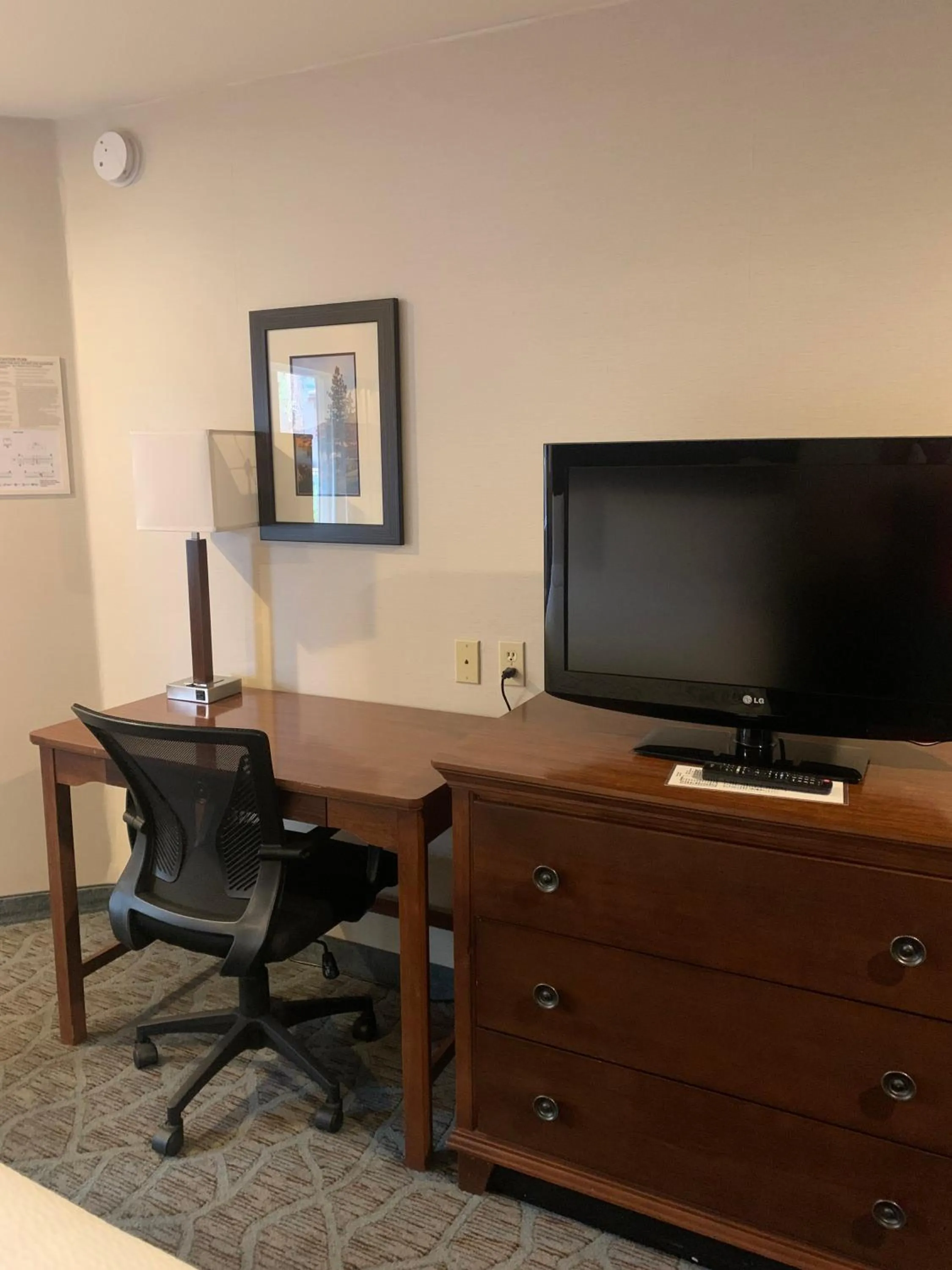TV and multimedia in Holiday Inn Express South Lake Tahoe by IHG