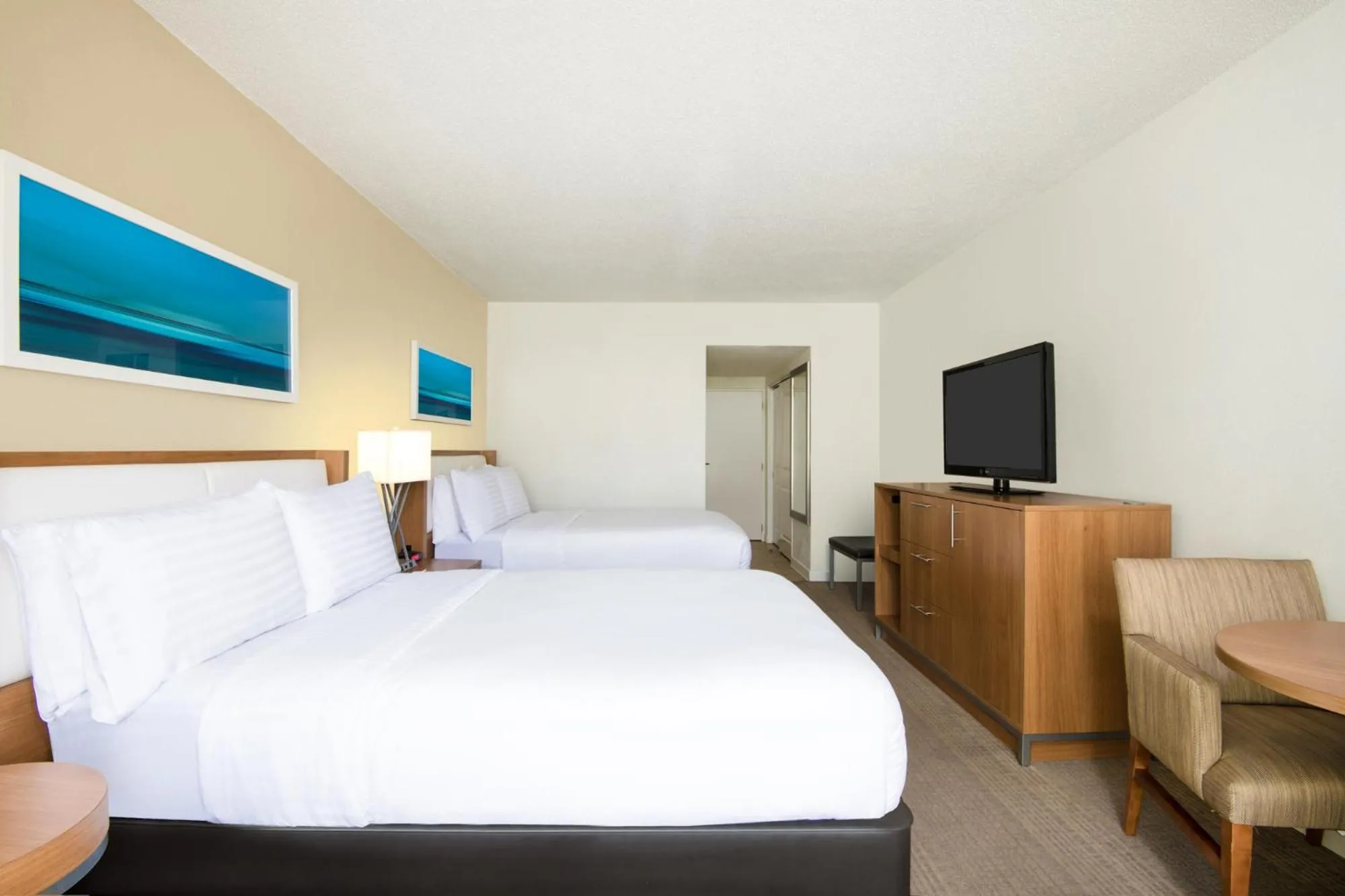 Photo of the whole room, Bed in Holiday Inn Resort Aruba - Beach Resort & Casino by IHG