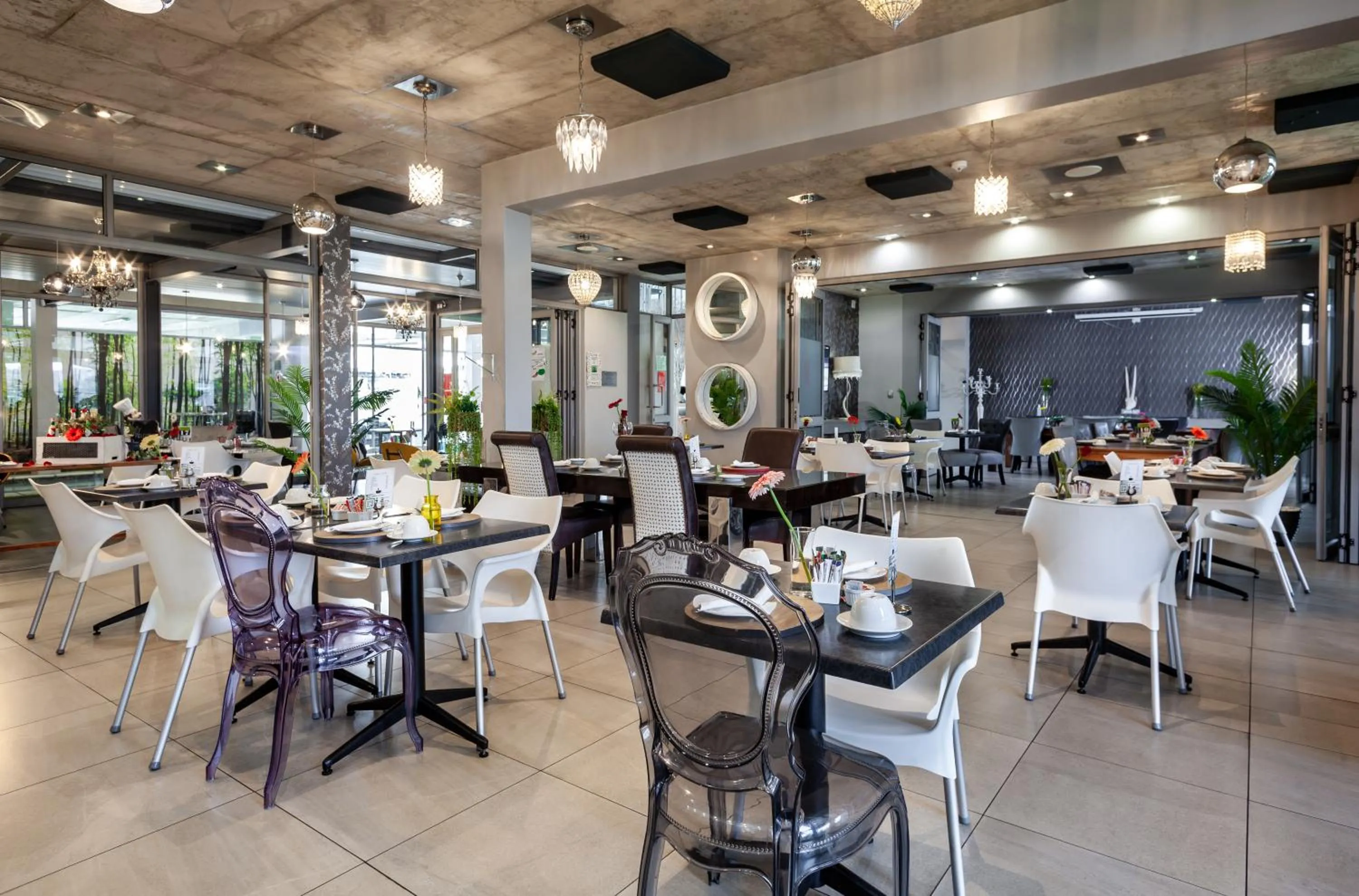 Restaurant/places to eat in Chill Pepper Boutique Hotel