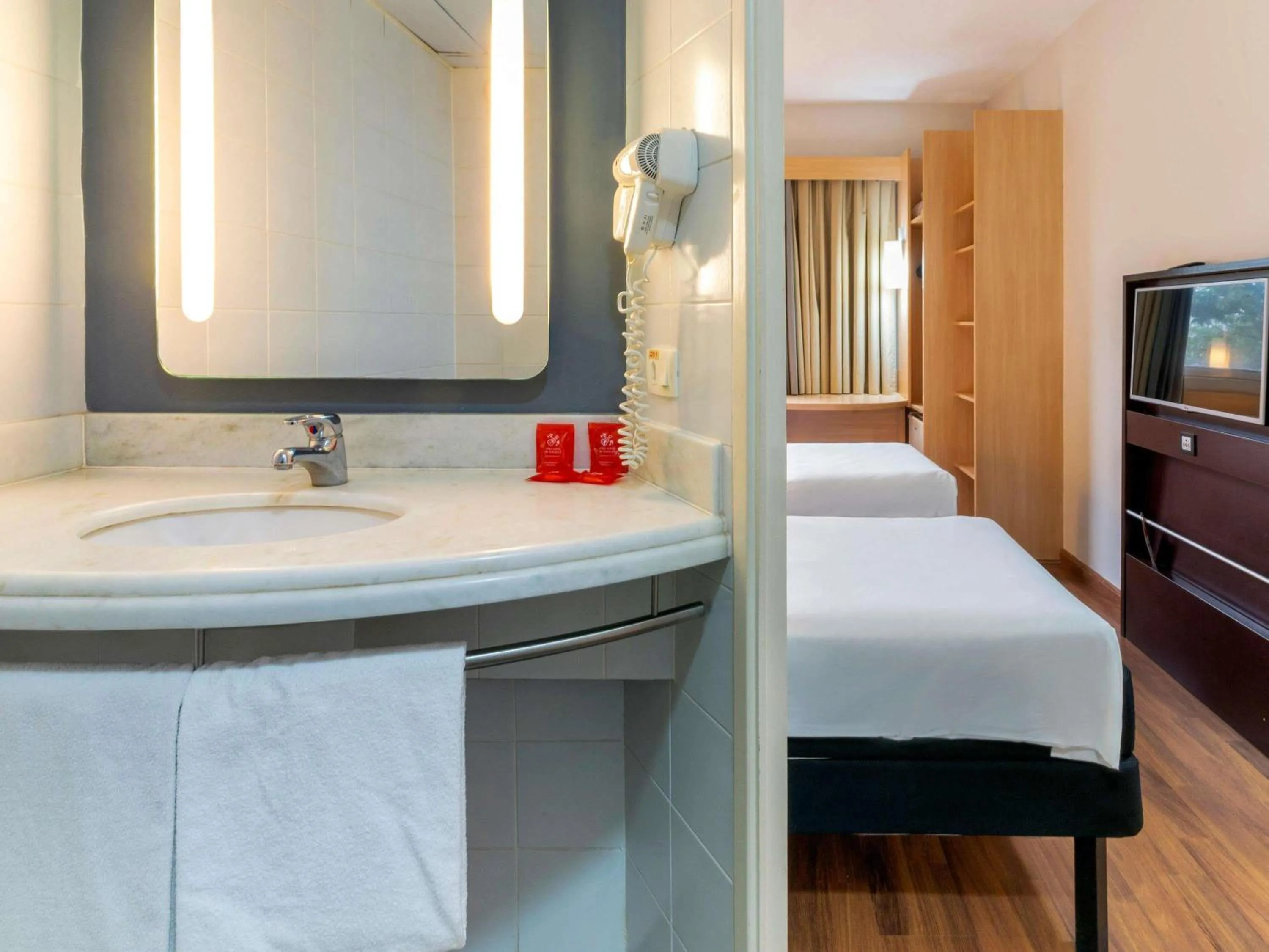 Bedroom, Bed in ibis Piracicaba