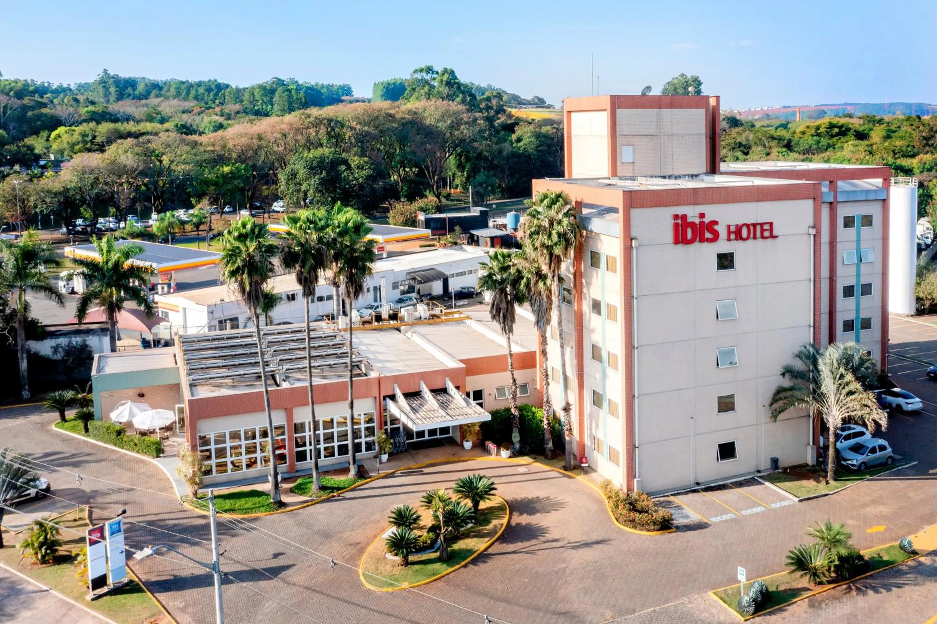 Facade/entrance in ibis Piracicaba