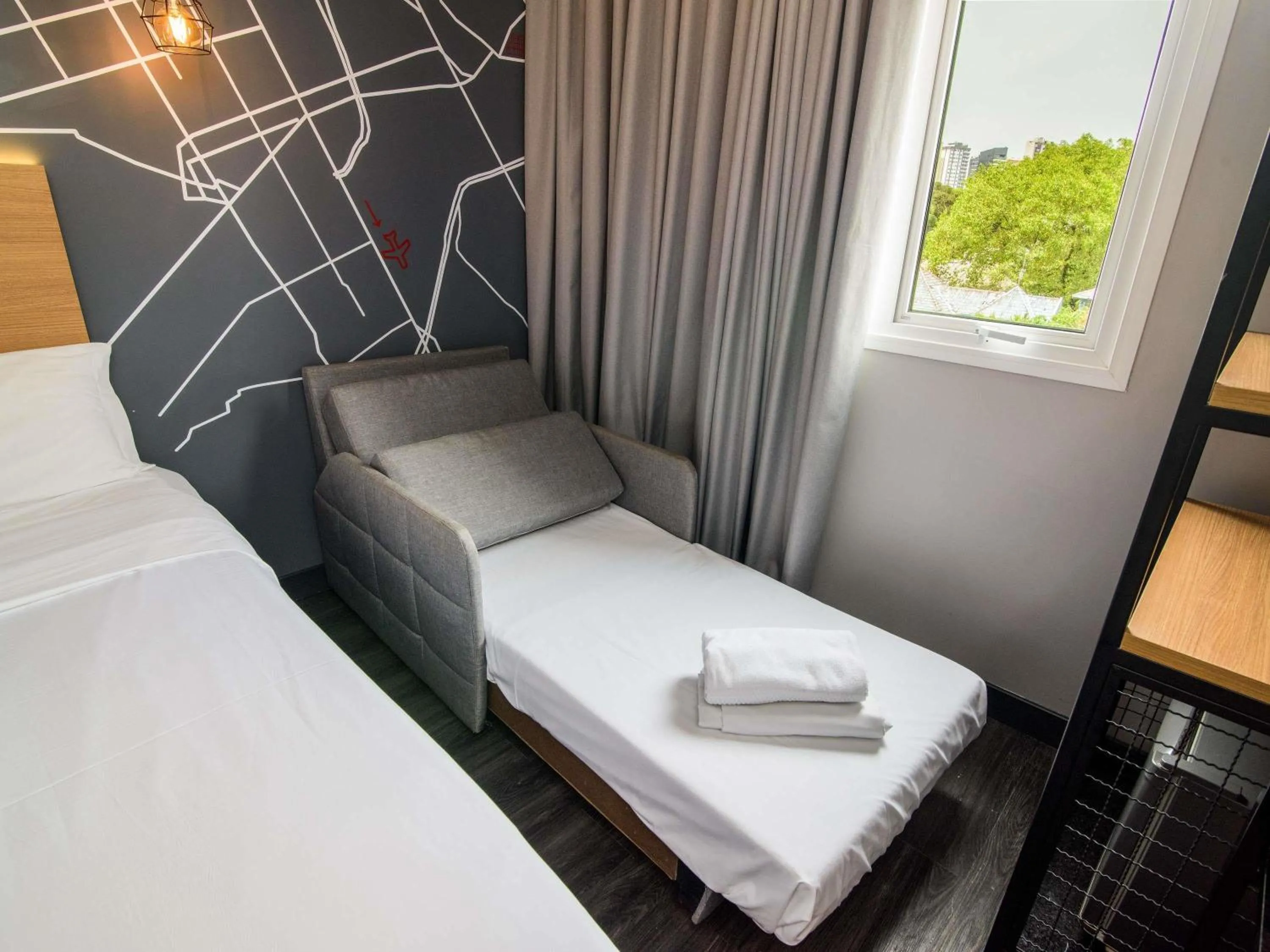 Bedroom, Bed in ibis Curitiba Batel