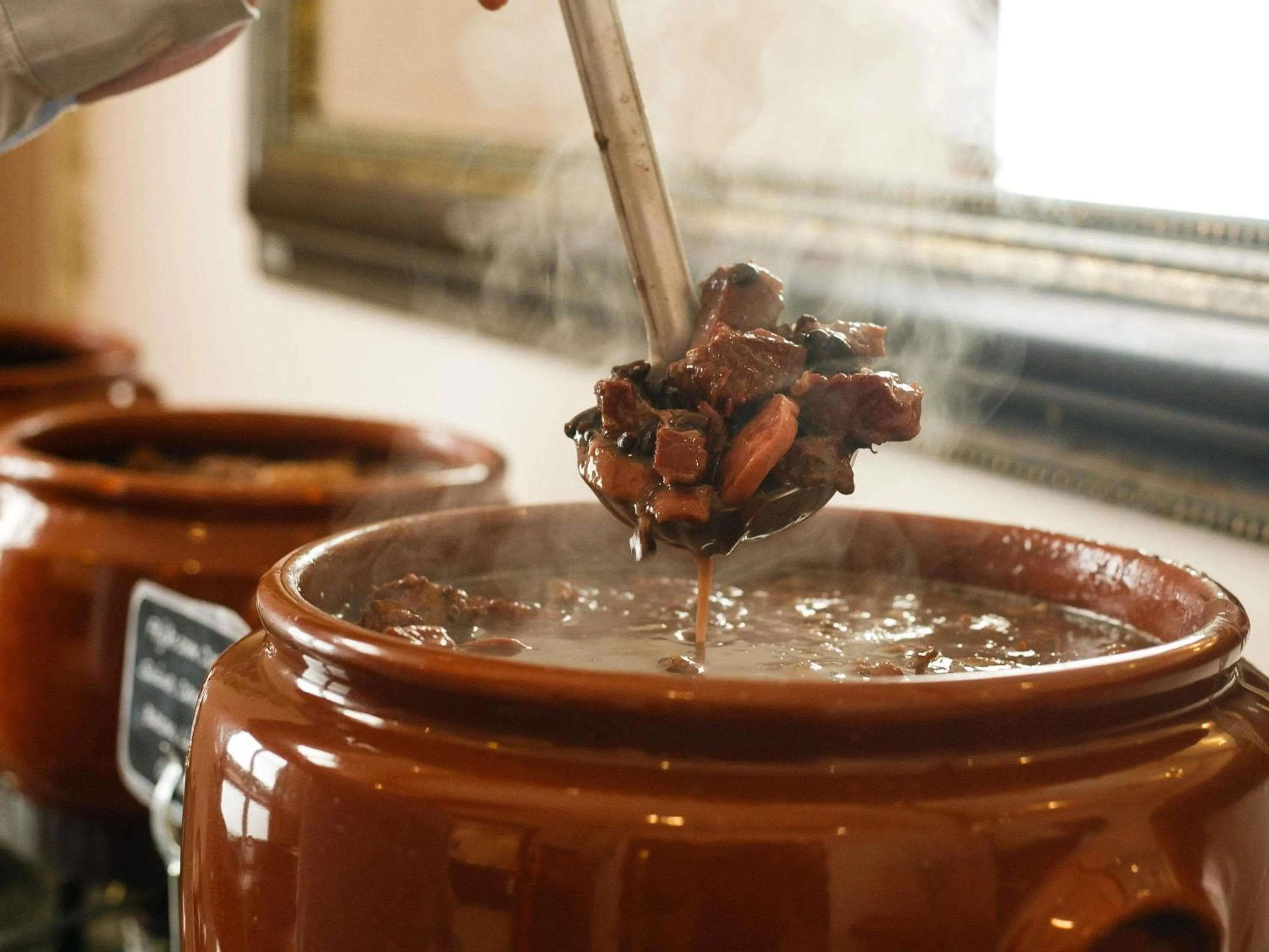 Restaurant/places to eat in ibis Curitiba Batel