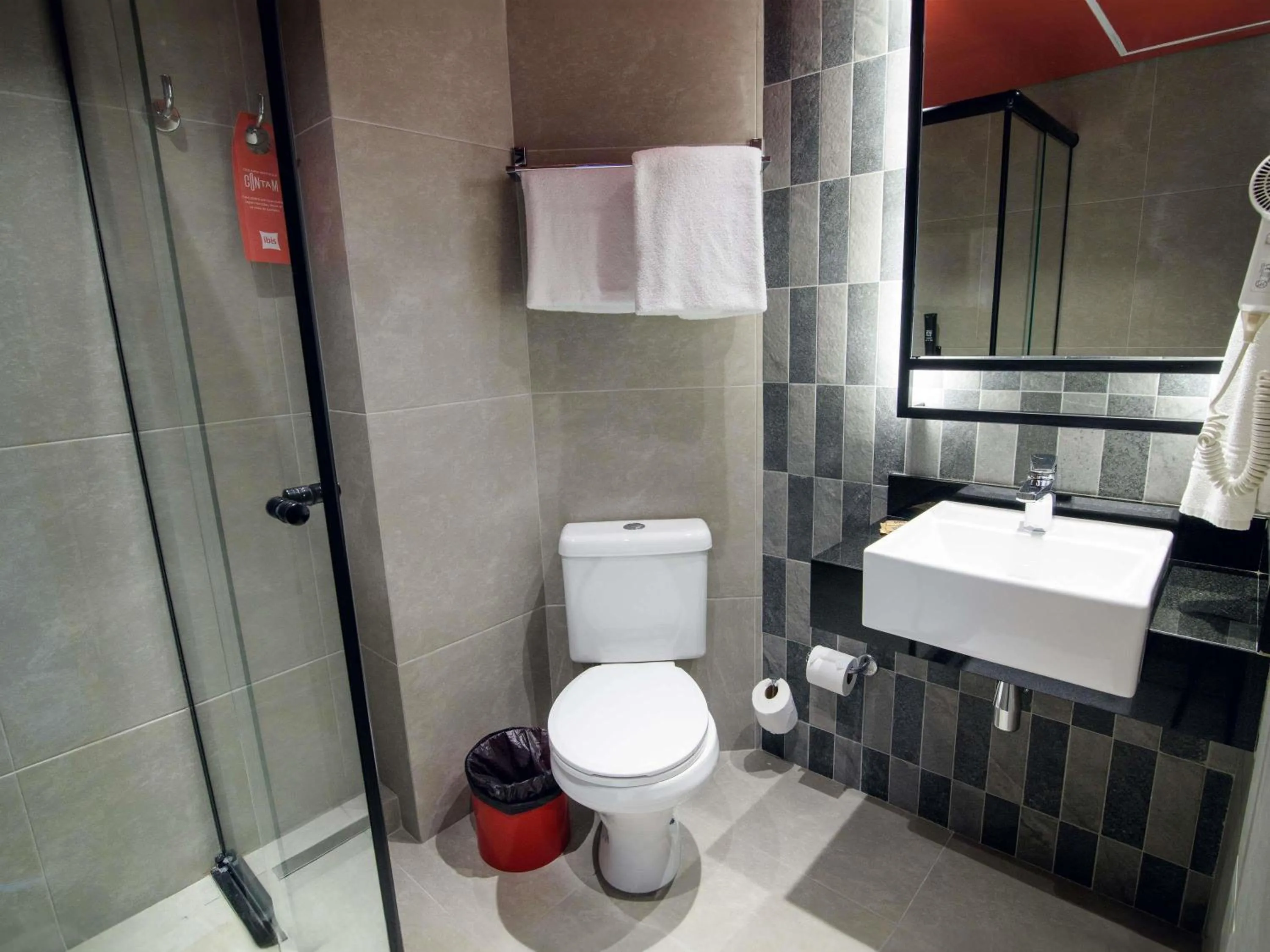 Bedroom in ibis Curitiba Batel