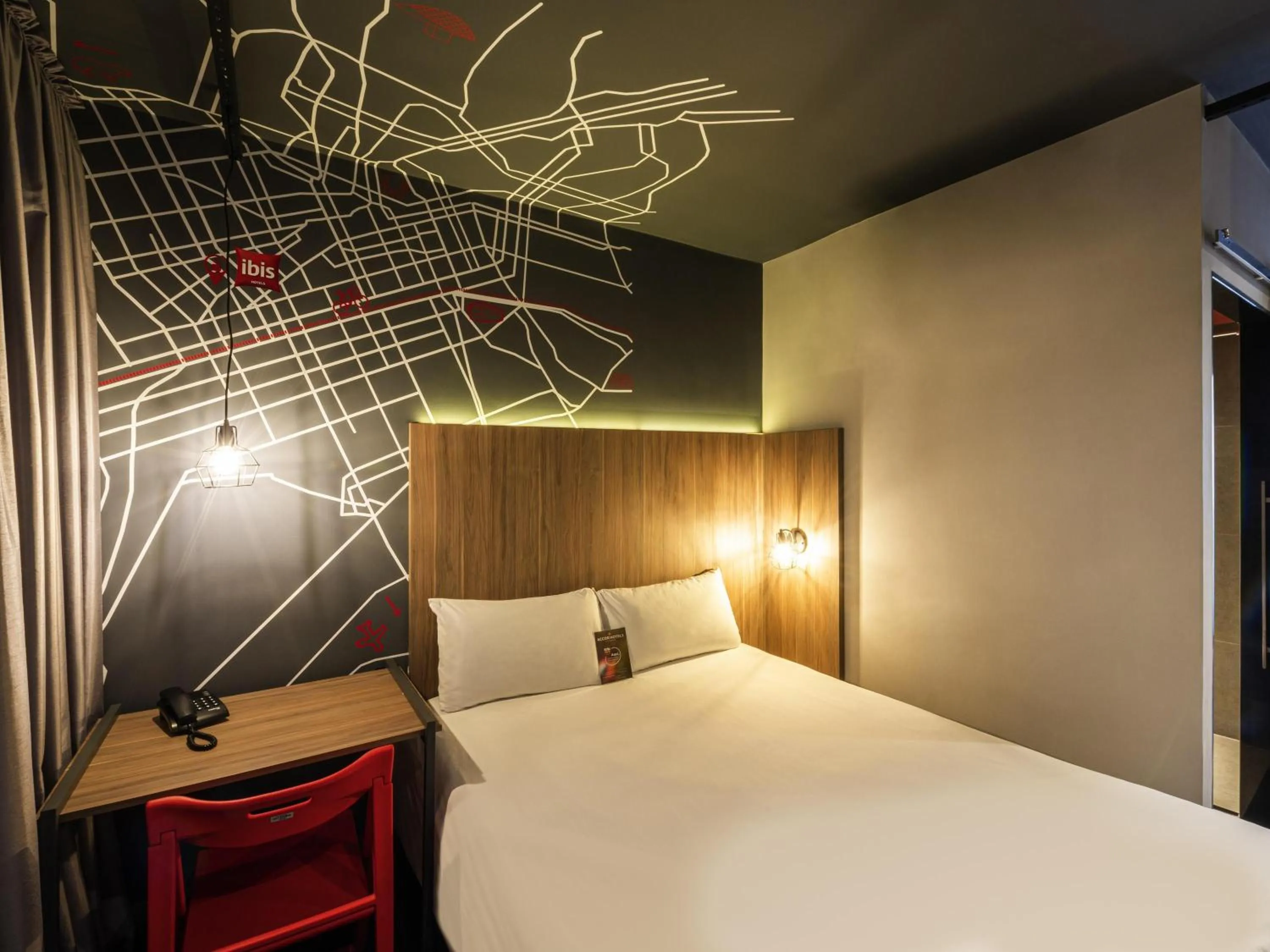 Bedroom, Bed in ibis Curitiba Batel