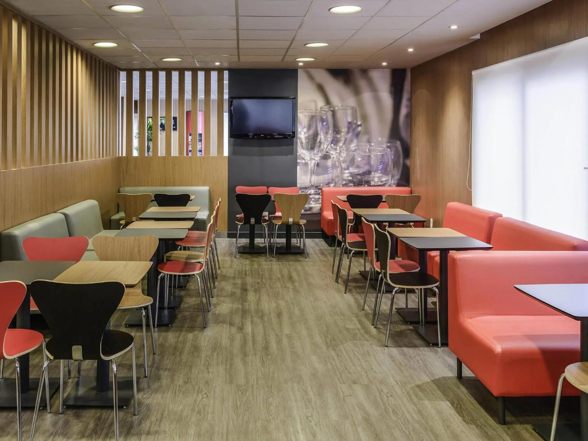 Restaurant/places to eat in ibis Aracaju