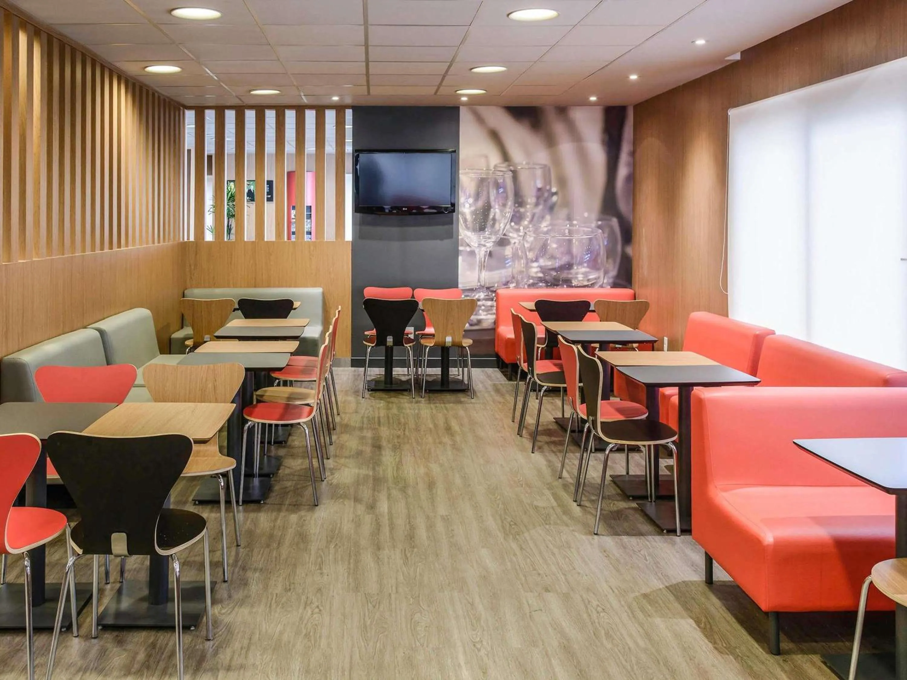 Restaurant/places to eat in ibis Aracaju