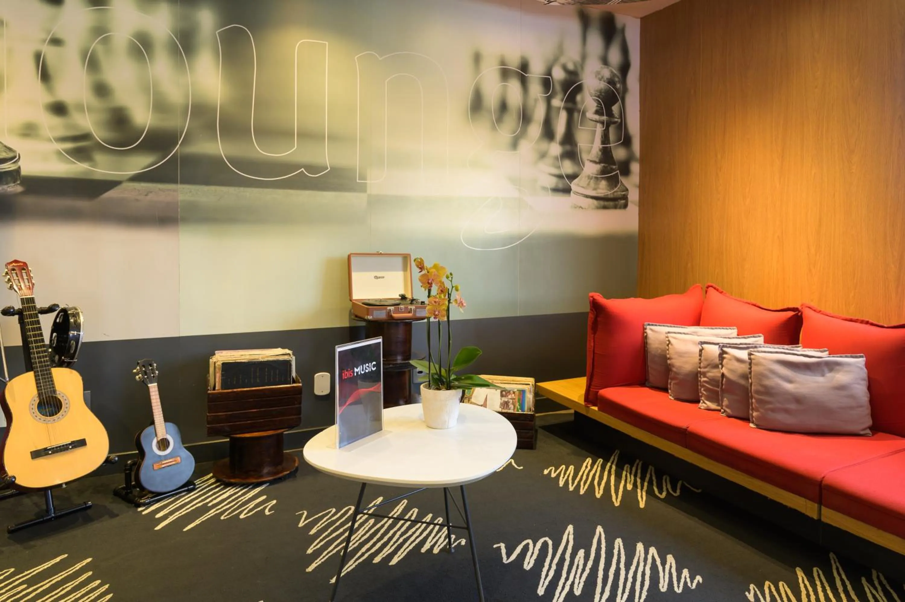 Communal lounge/ TV room in ibis Aracaju