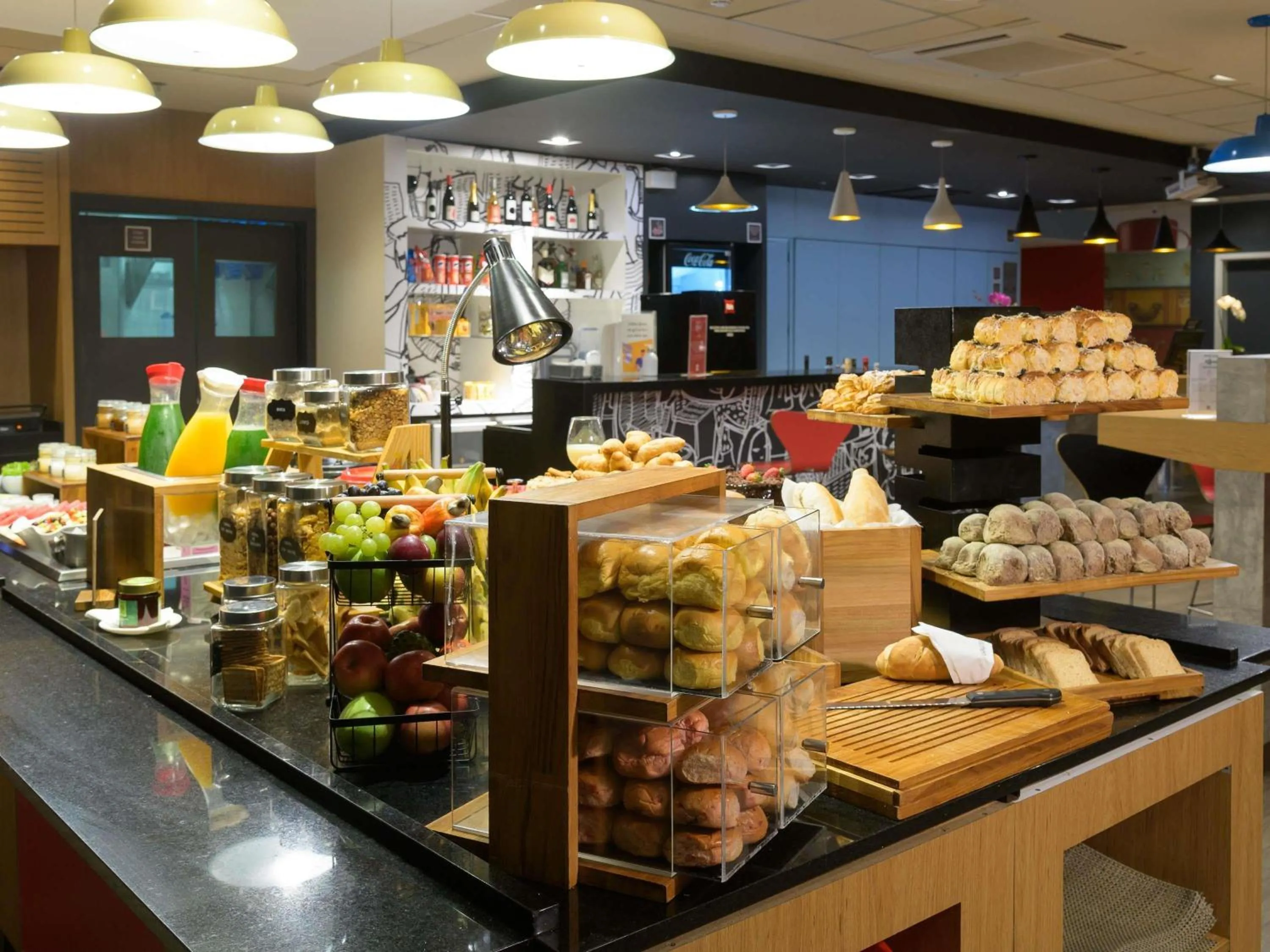 Restaurant/places to eat in ibis Aracaju