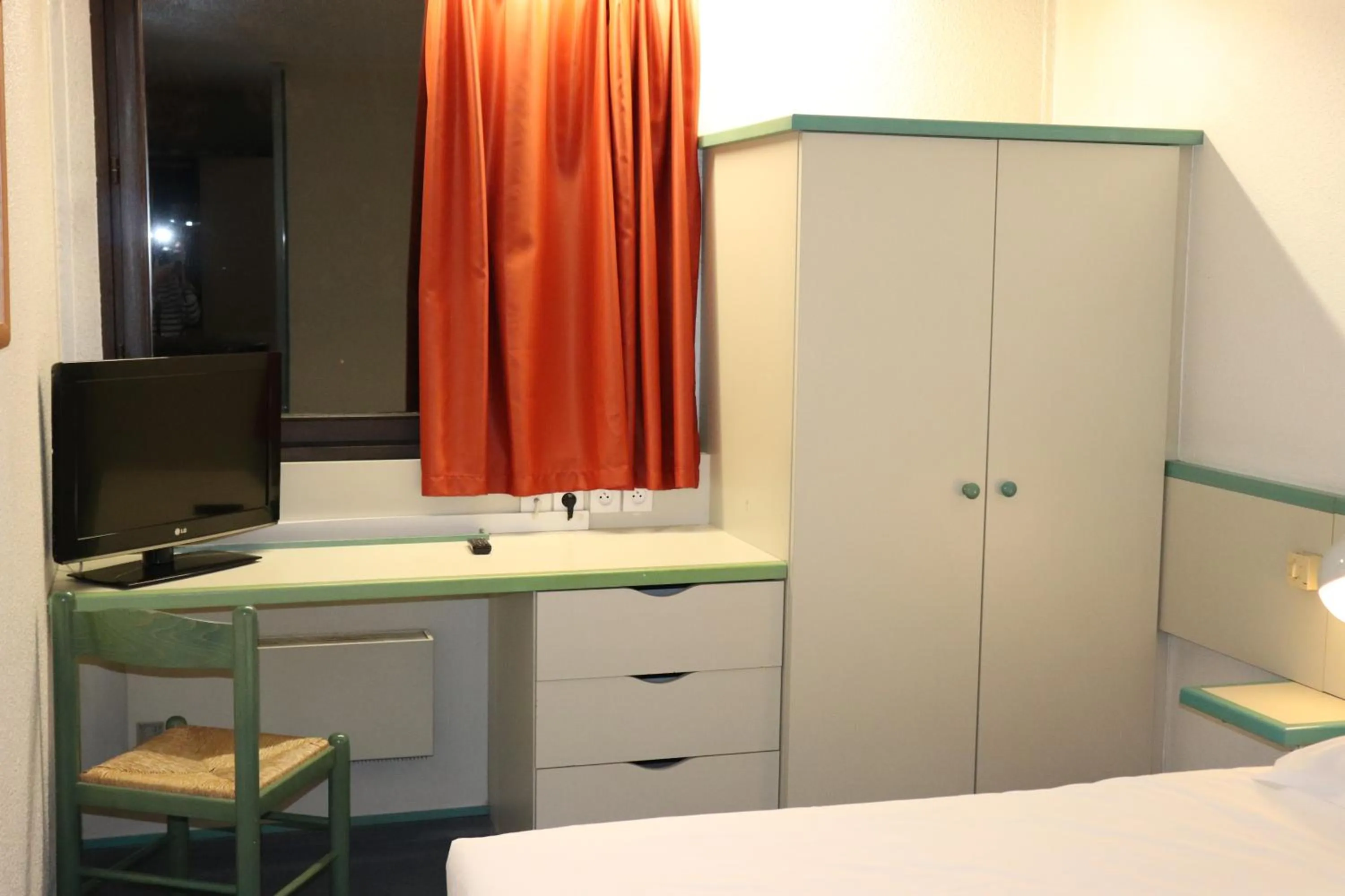 Photo of the whole room, Bed in Hotel Inn Design Moutiers