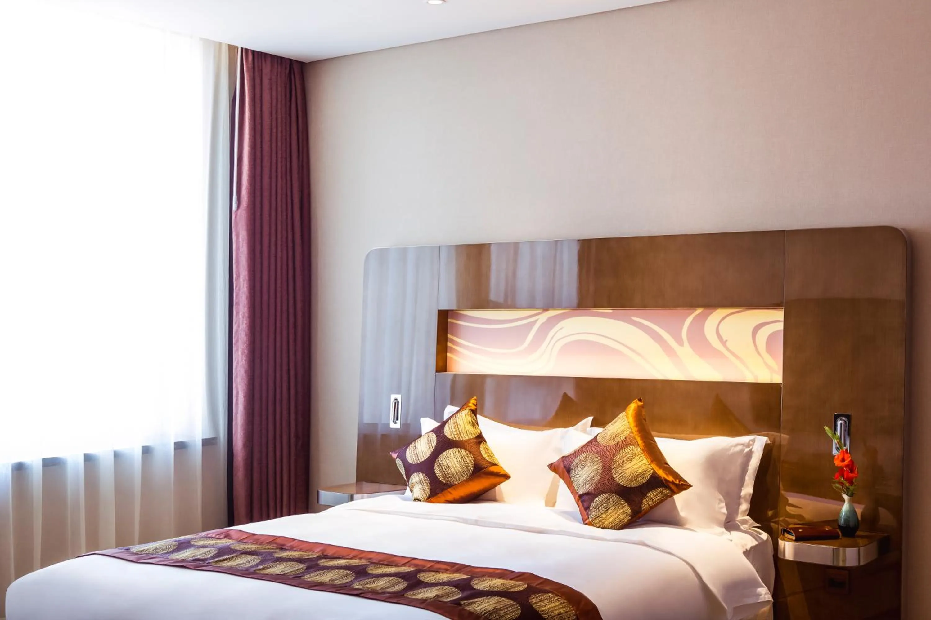 Bedroom, Bed in Novotel Daqing Haofang