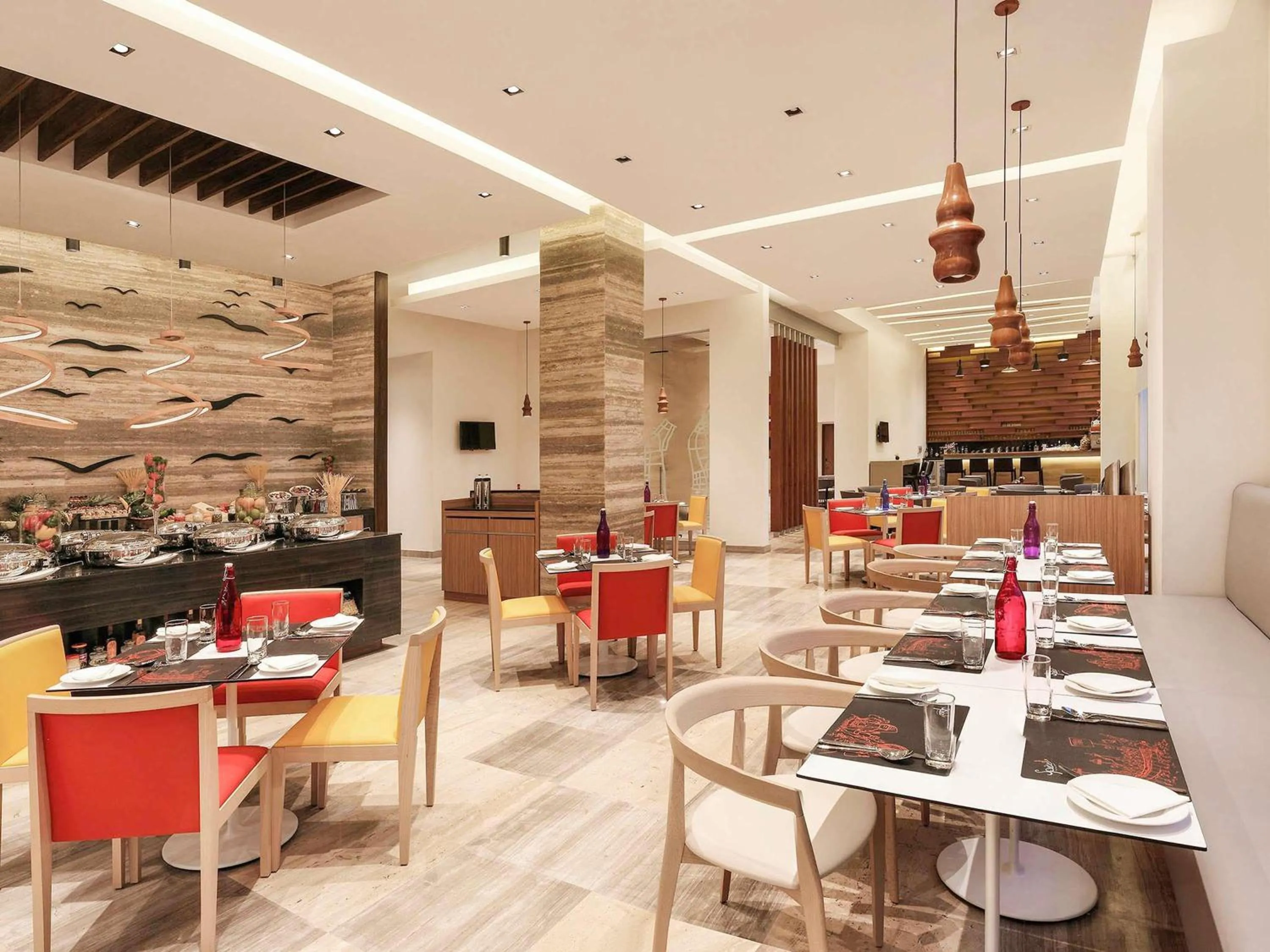 Restaurant/places to eat in ibis Kochi City Centre - An Accor Brand