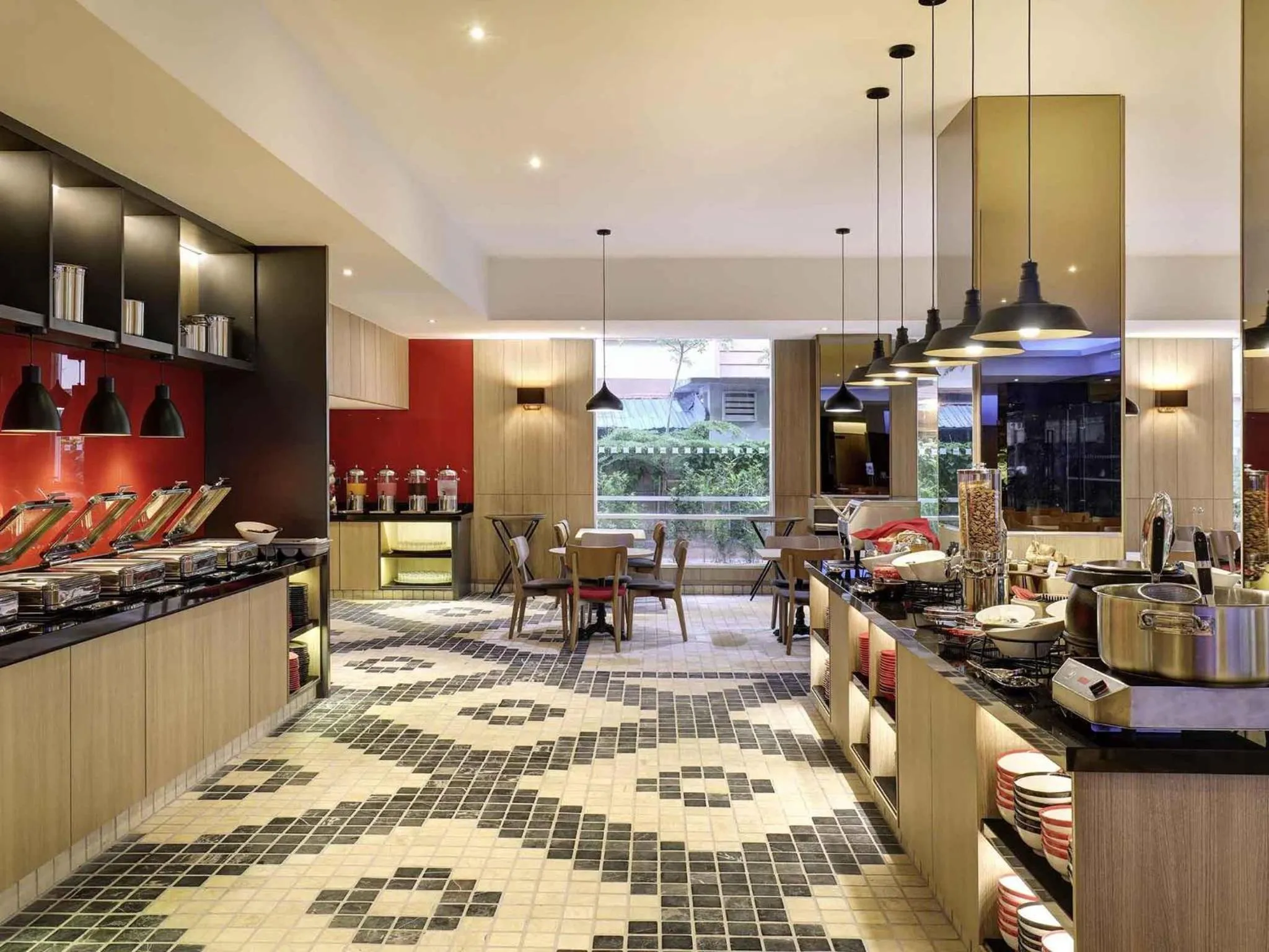 Restaurant/places to eat in Ibis Melaka