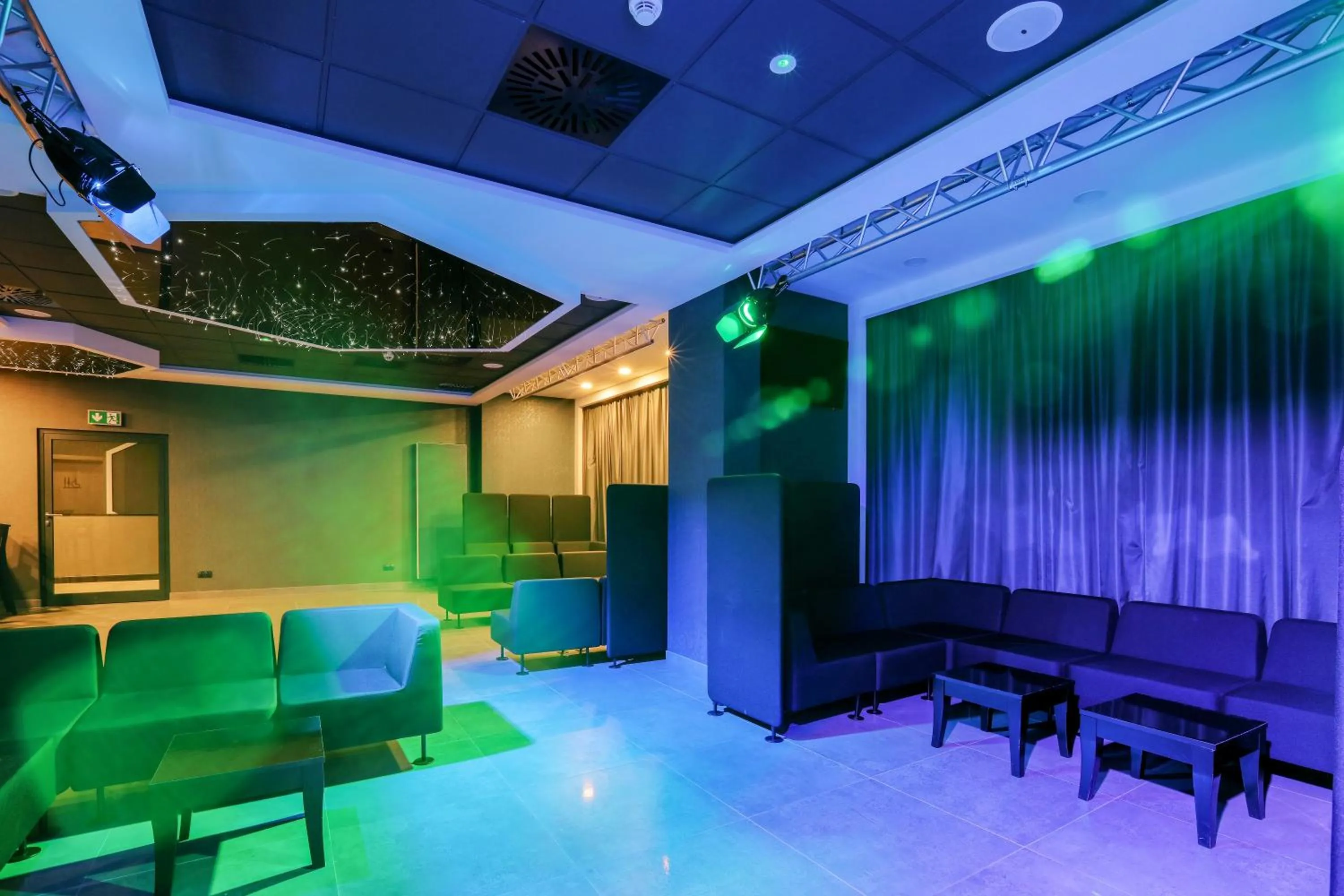 Lounge or bar in ibis Styles Nowy Sacz