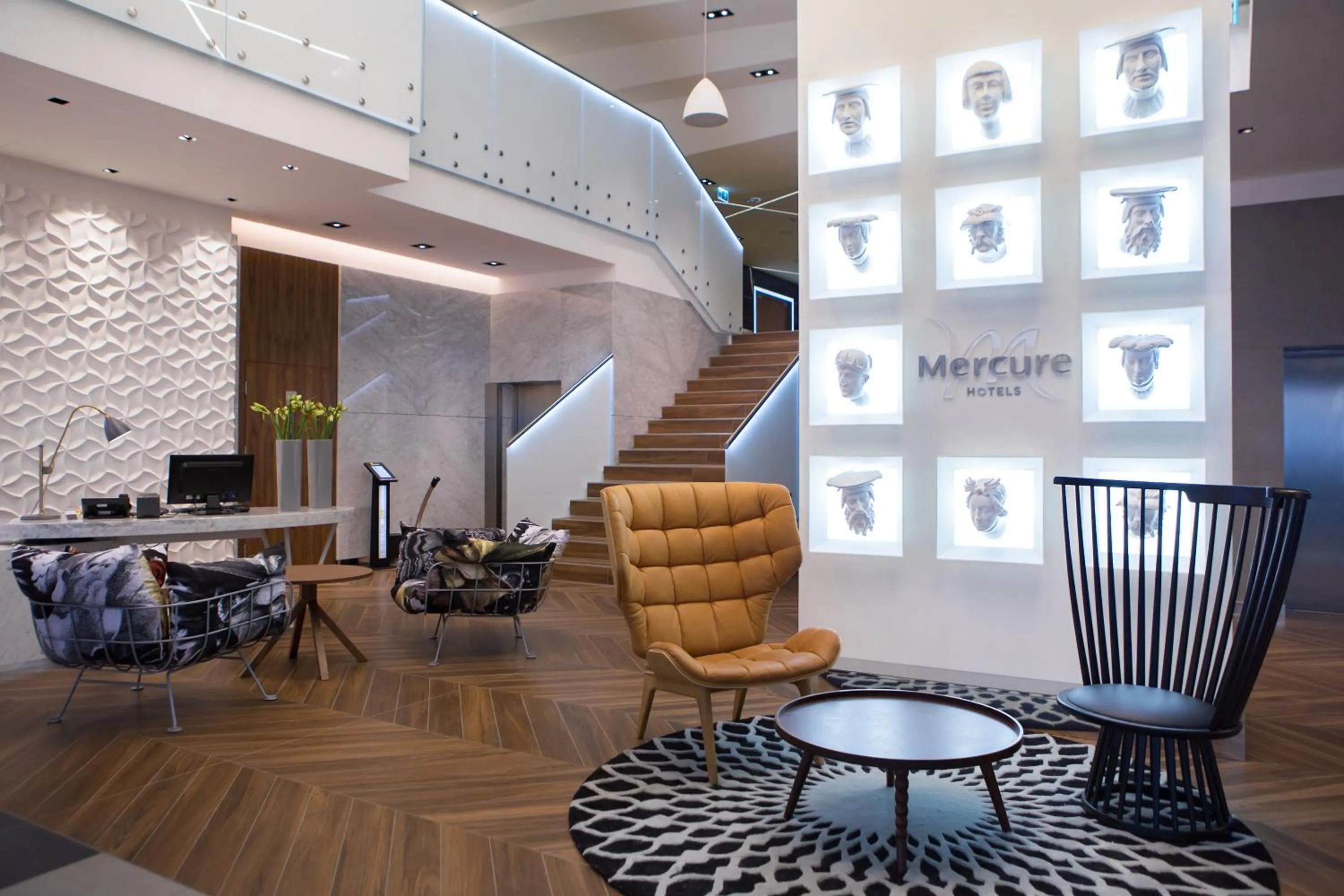 Lobby or reception in Mercure Krakow Stare Miasto