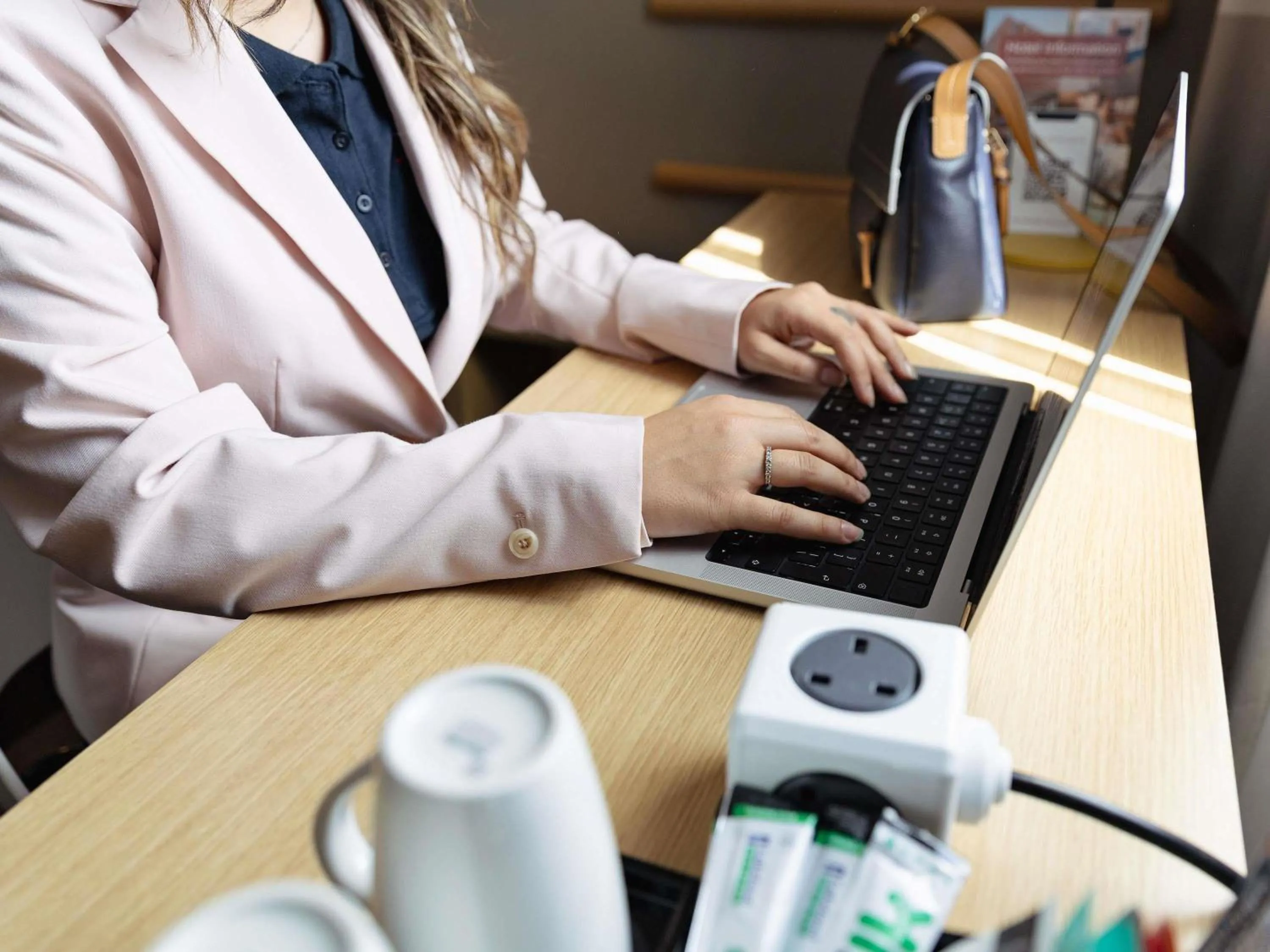 Bedroom in ibis Cambridge Central Station