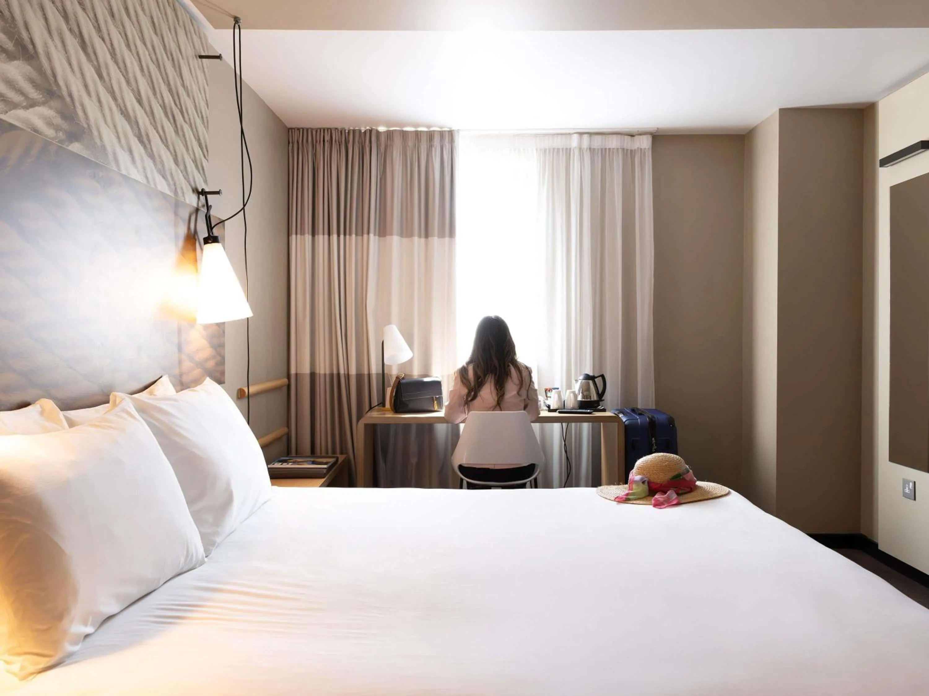 Bedroom, Bed in ibis Cambridge Central Station