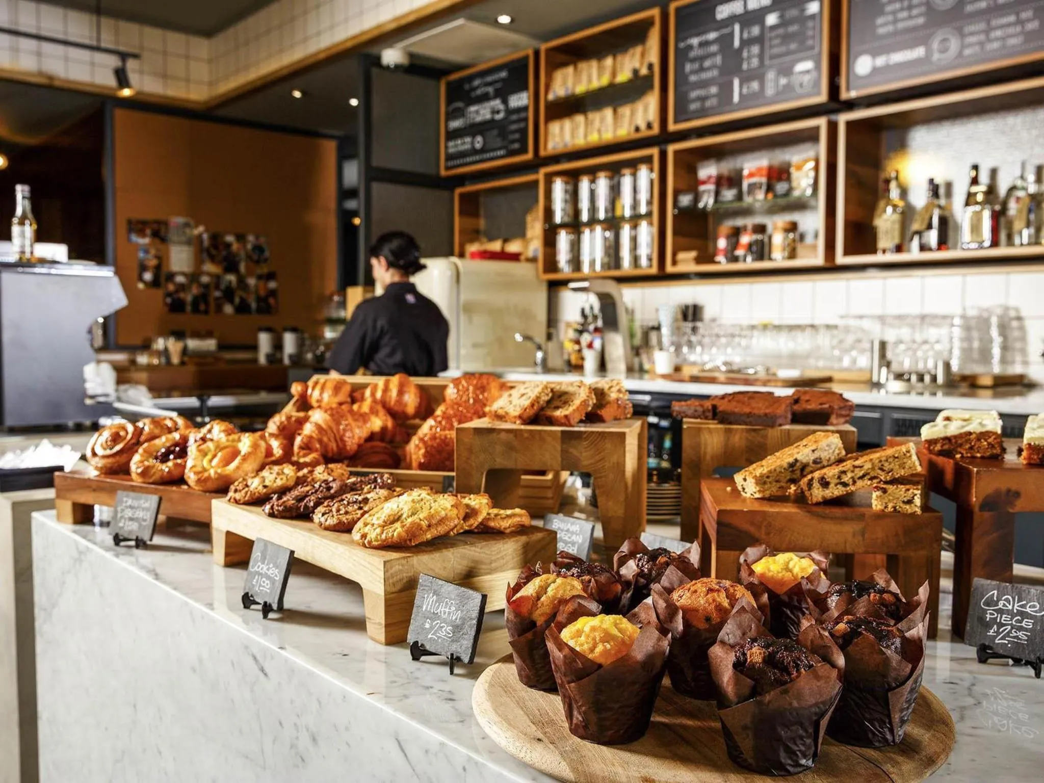 Restaurant/places to eat in ibis Cambridge Central Station