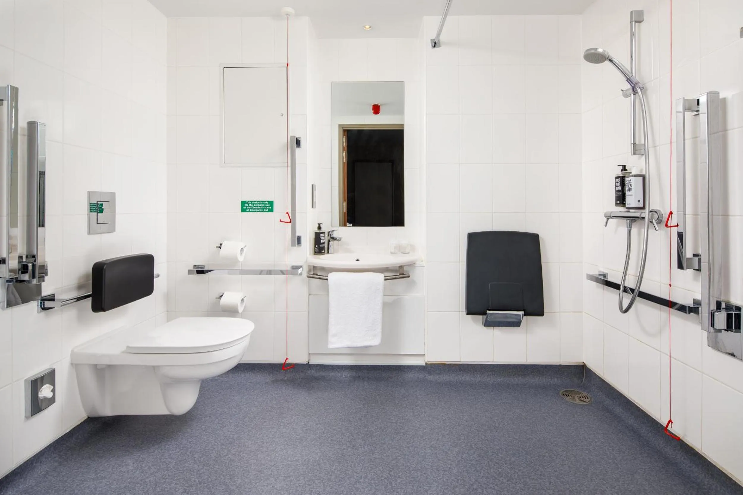 Toilet in ibis Cambridge Central Station