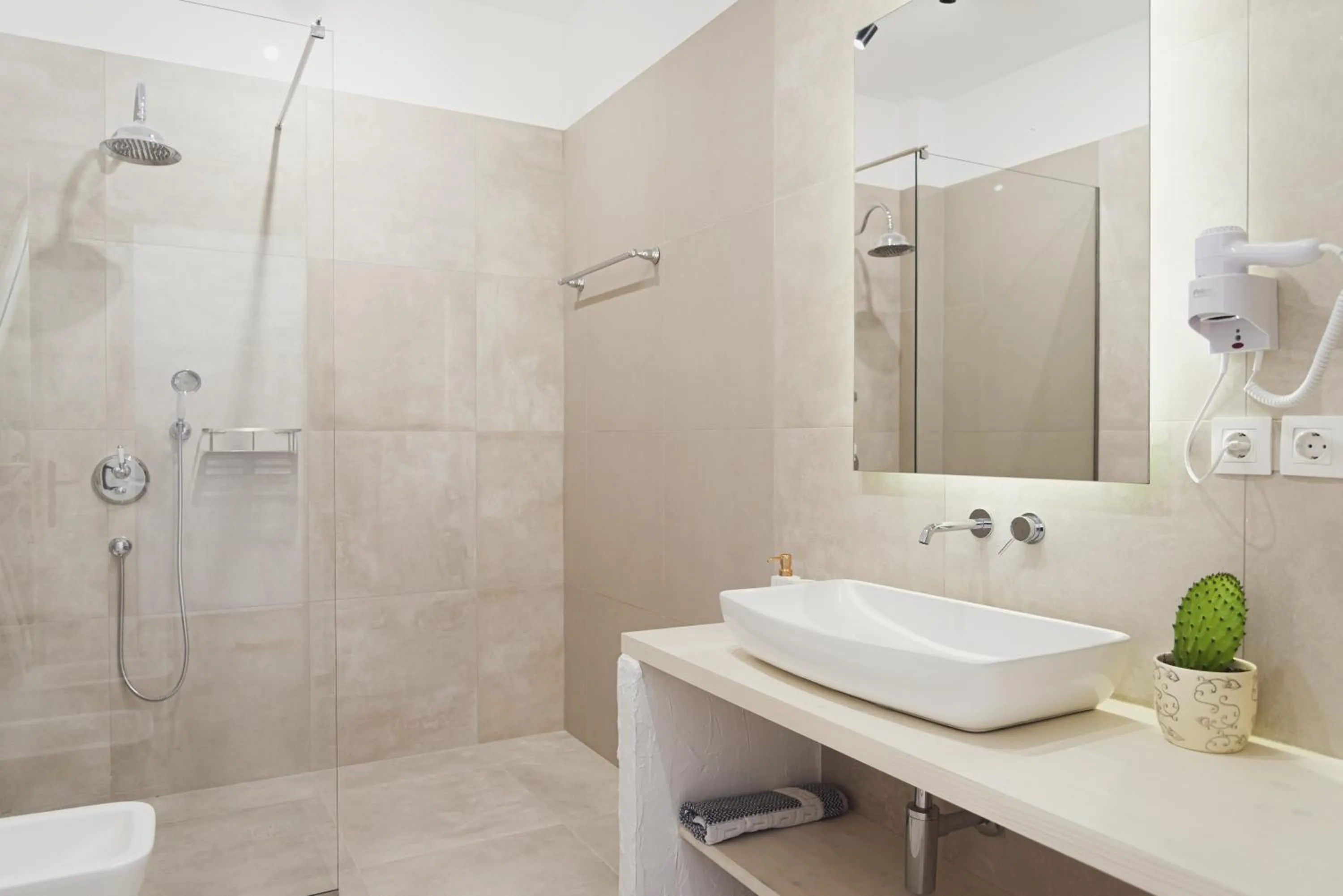 Bathroom in Three Seasons