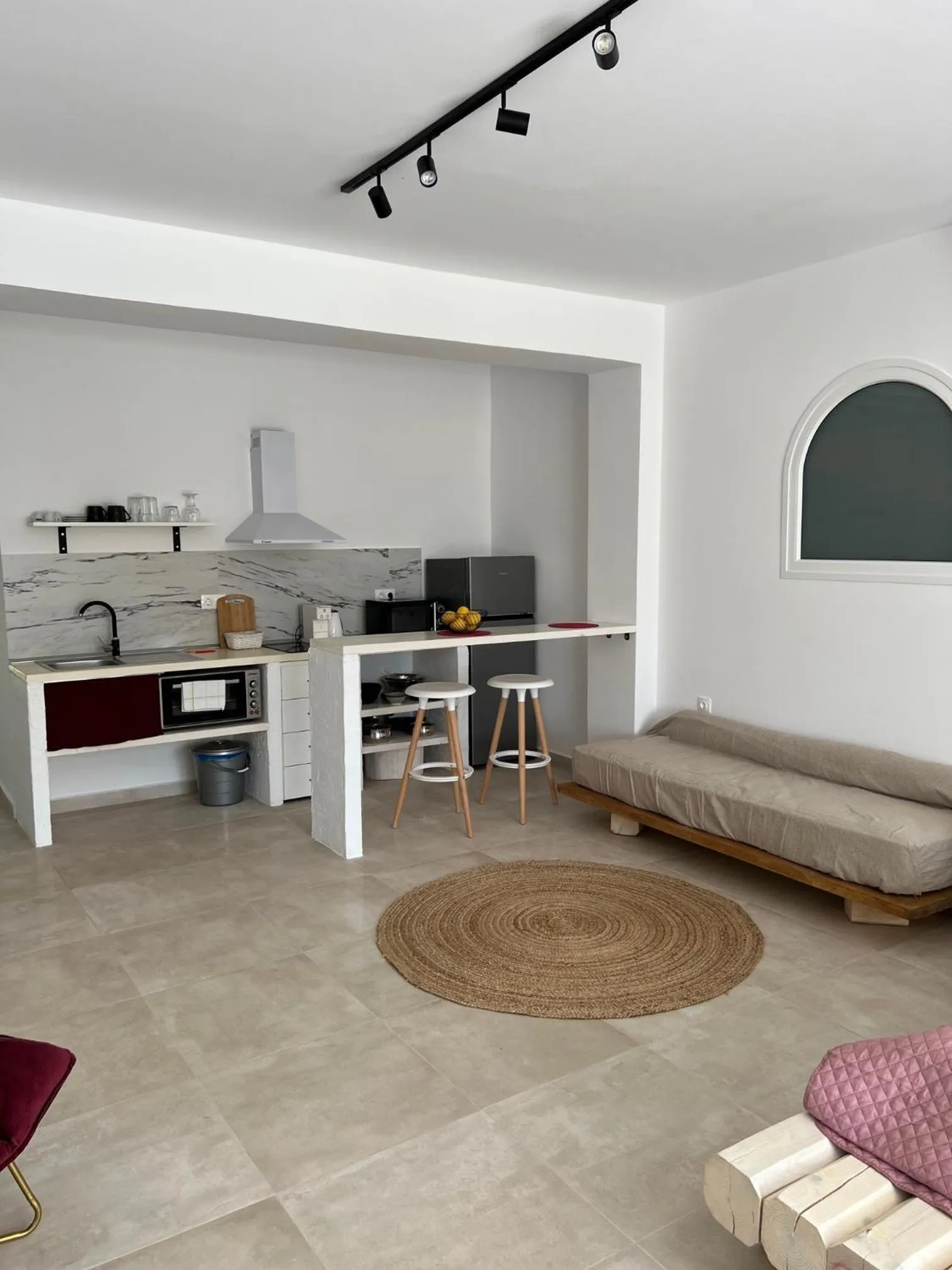 Kitchen or kitchenette in Three Seasons