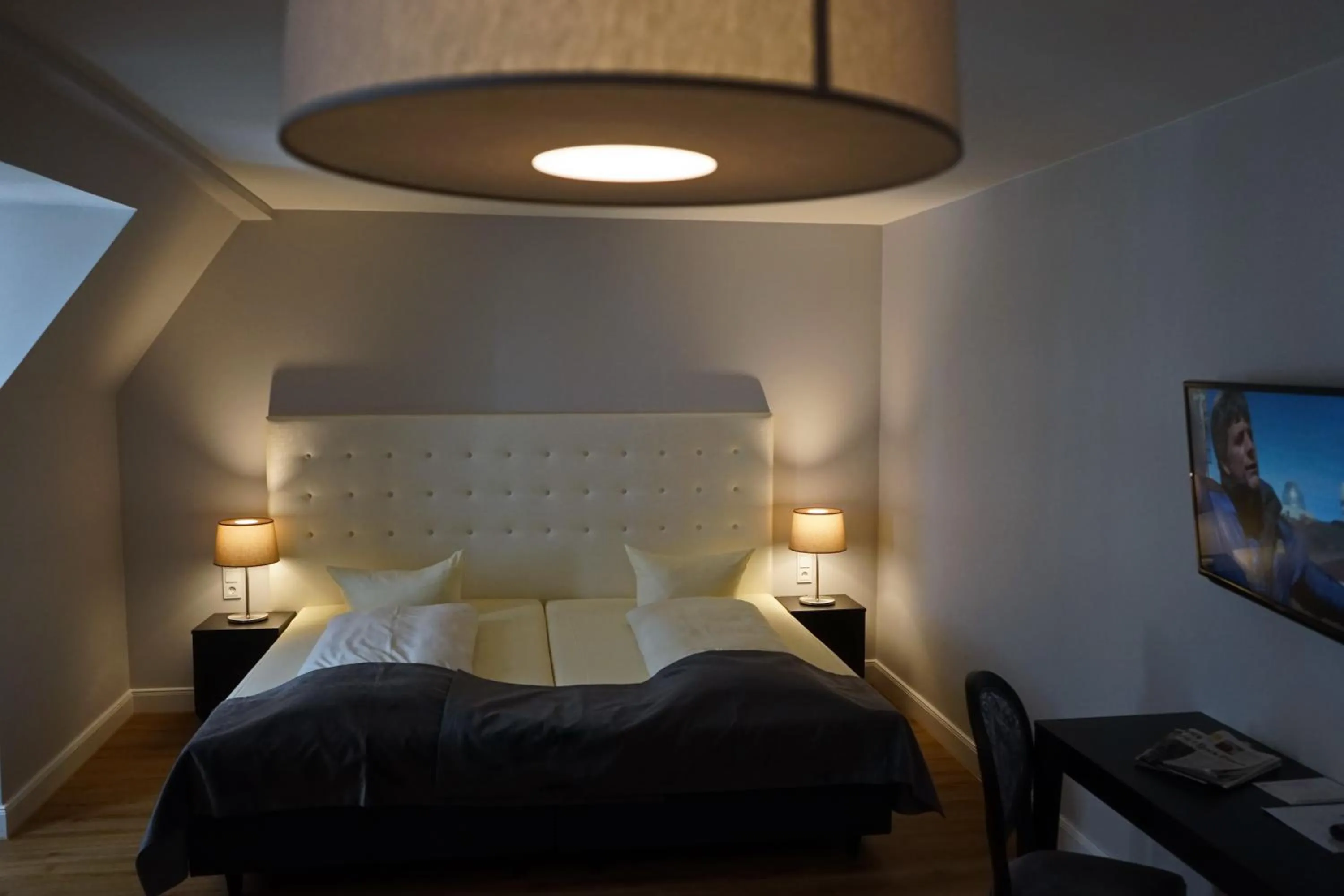 Bedroom, Bed in Hotel Rheinischer Hof Bad Soden