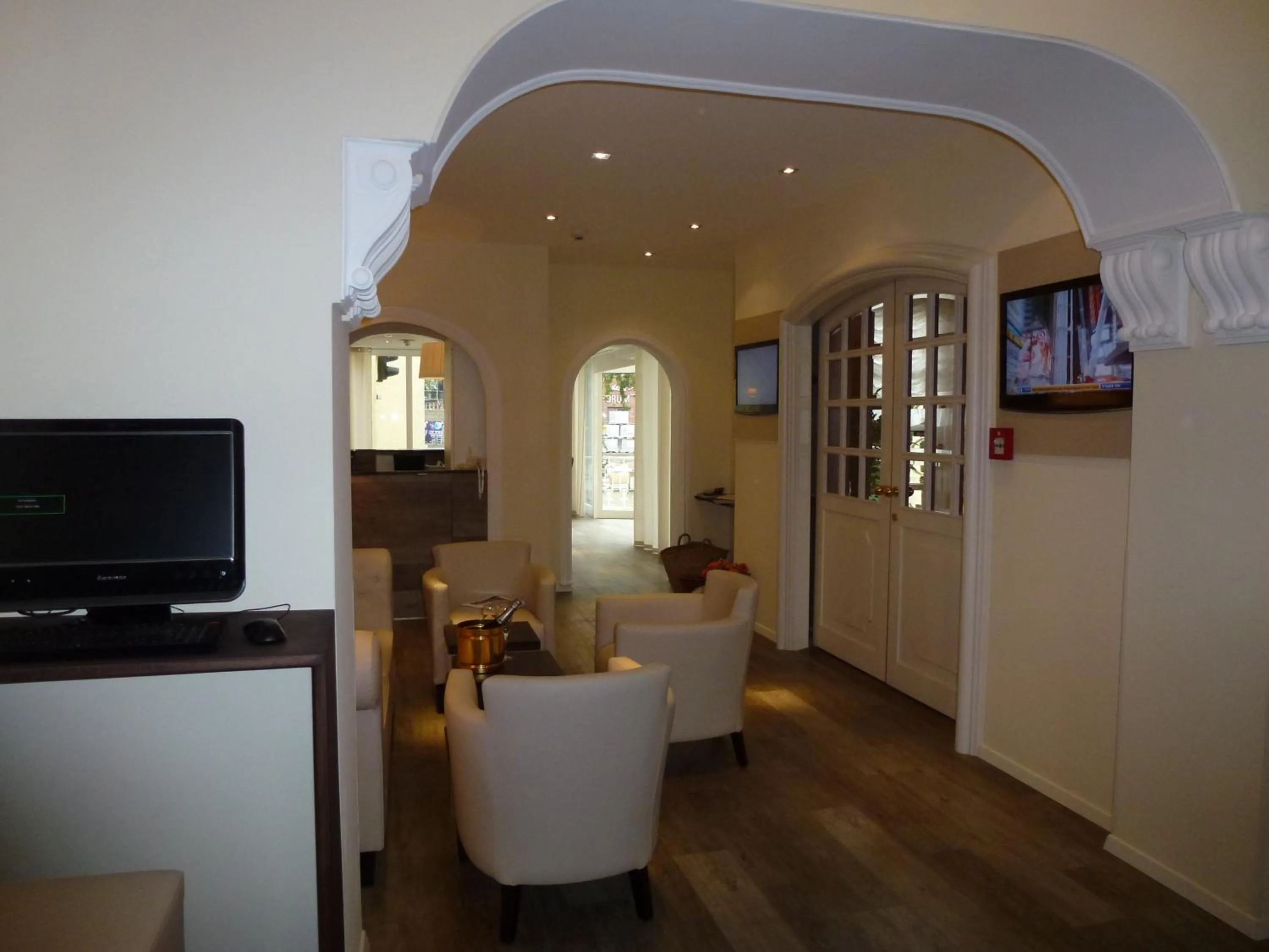 Lobby or reception in Hotel Rheinischer Hof Bad Soden